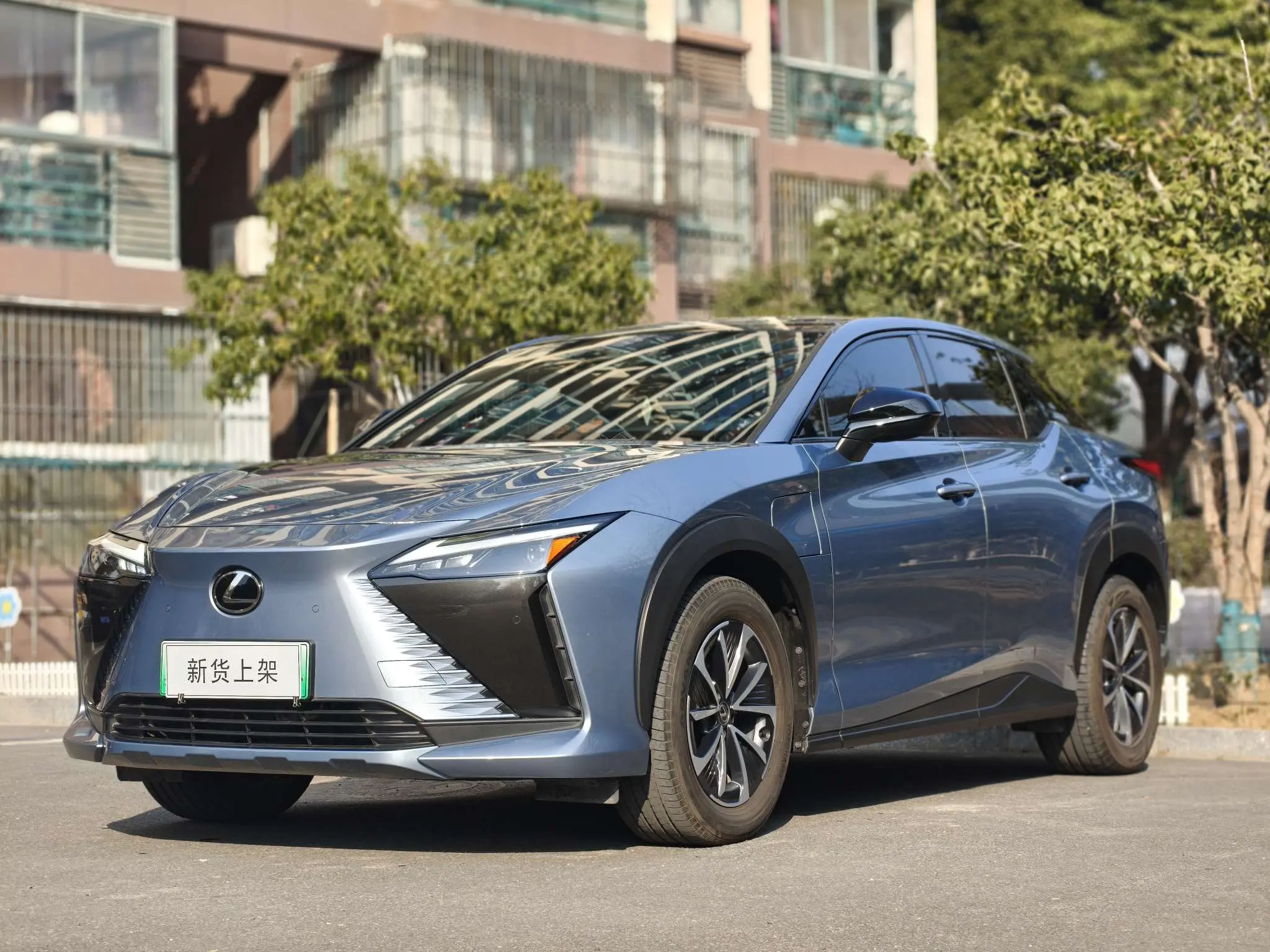 Lexus RZ  из Китая