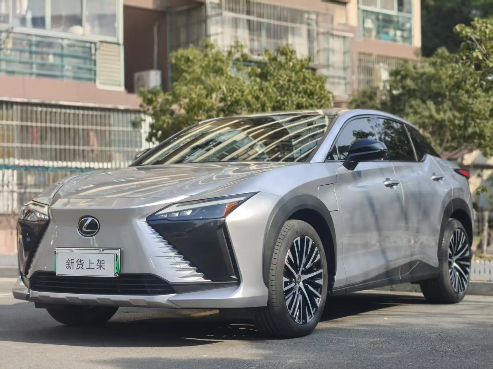 Lexus RZ  из Китая