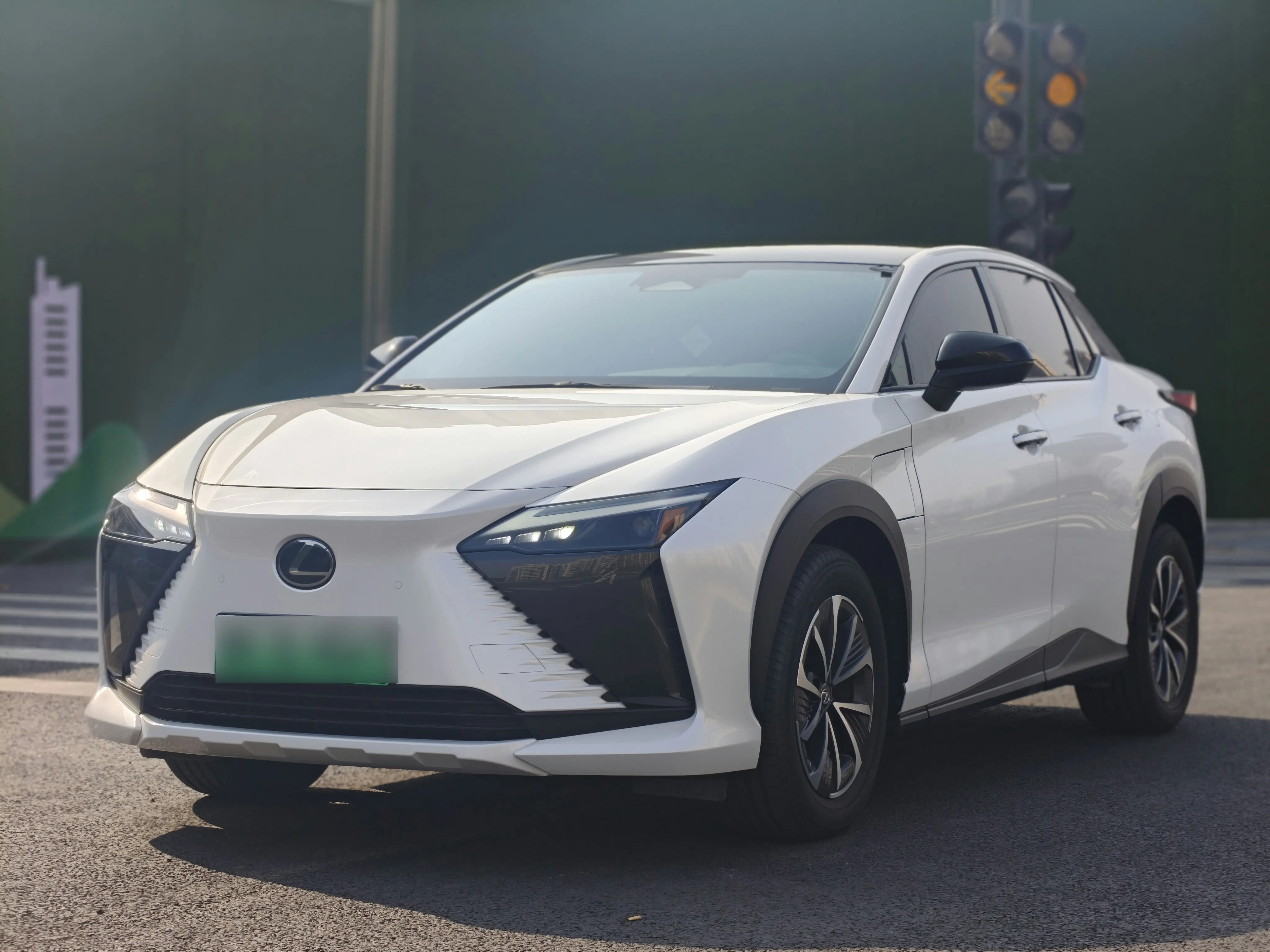 Lexus RZ  из Китая