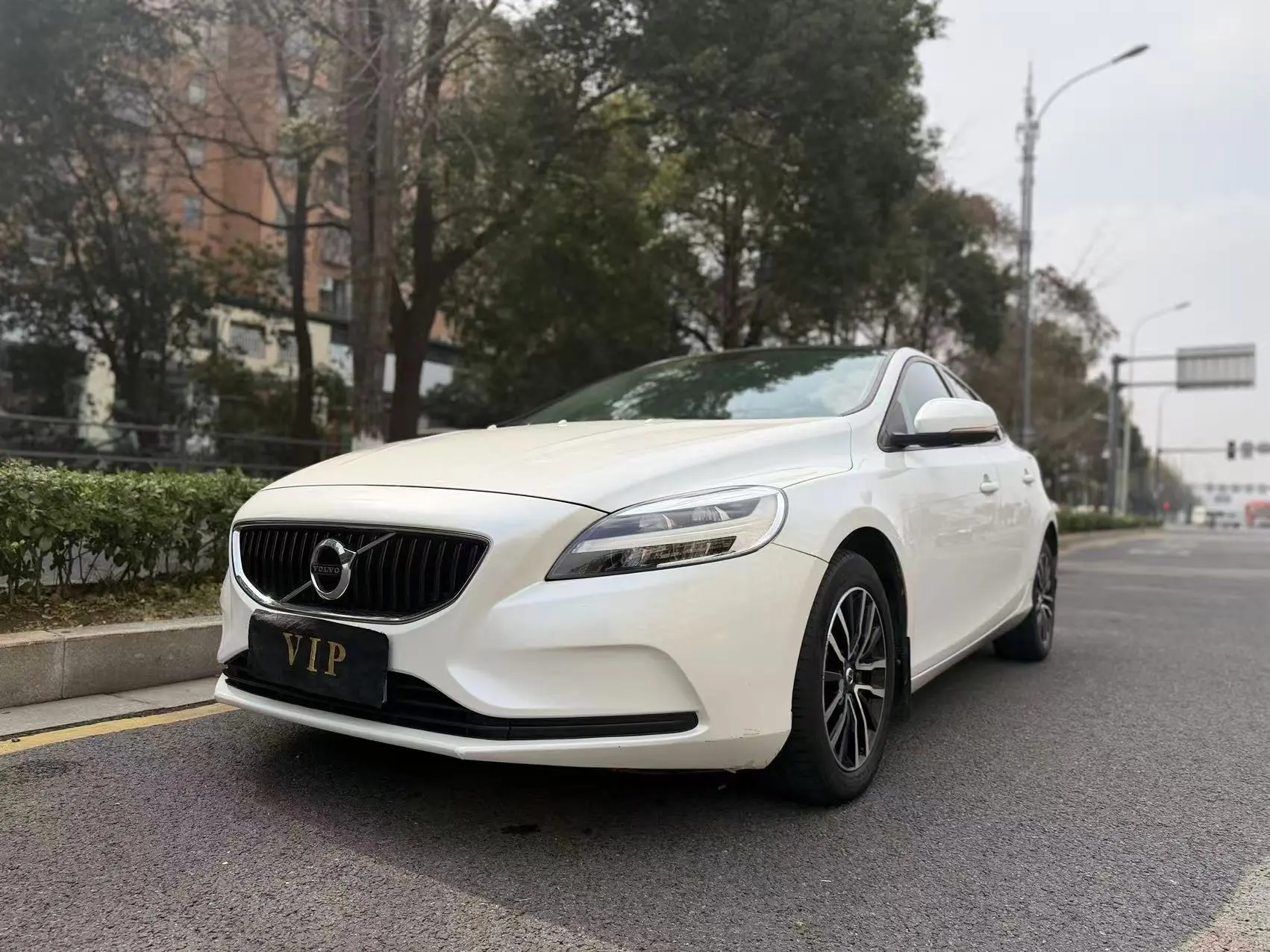 Volvo V40  из Китая