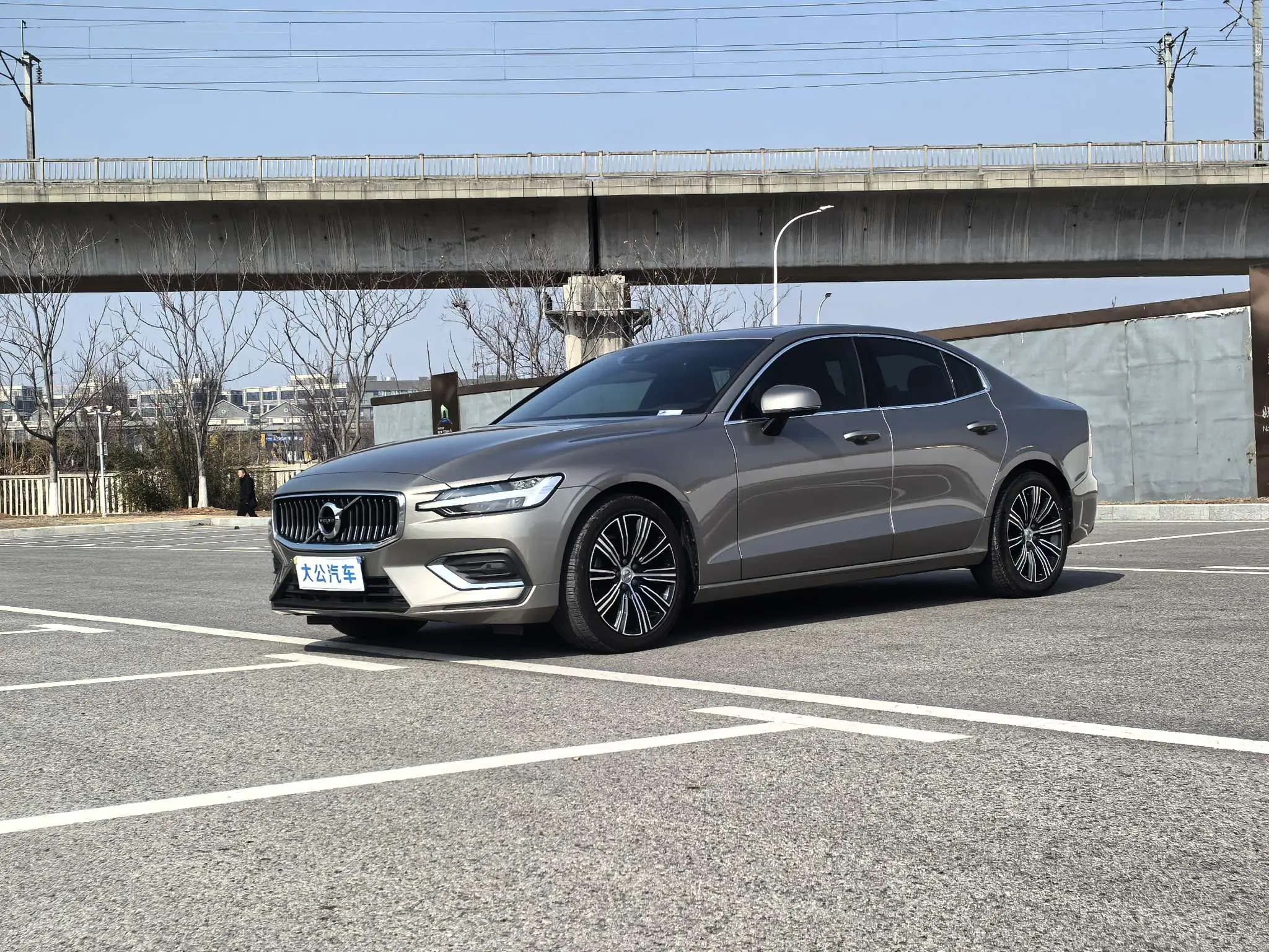 Volvo S60  из Китая