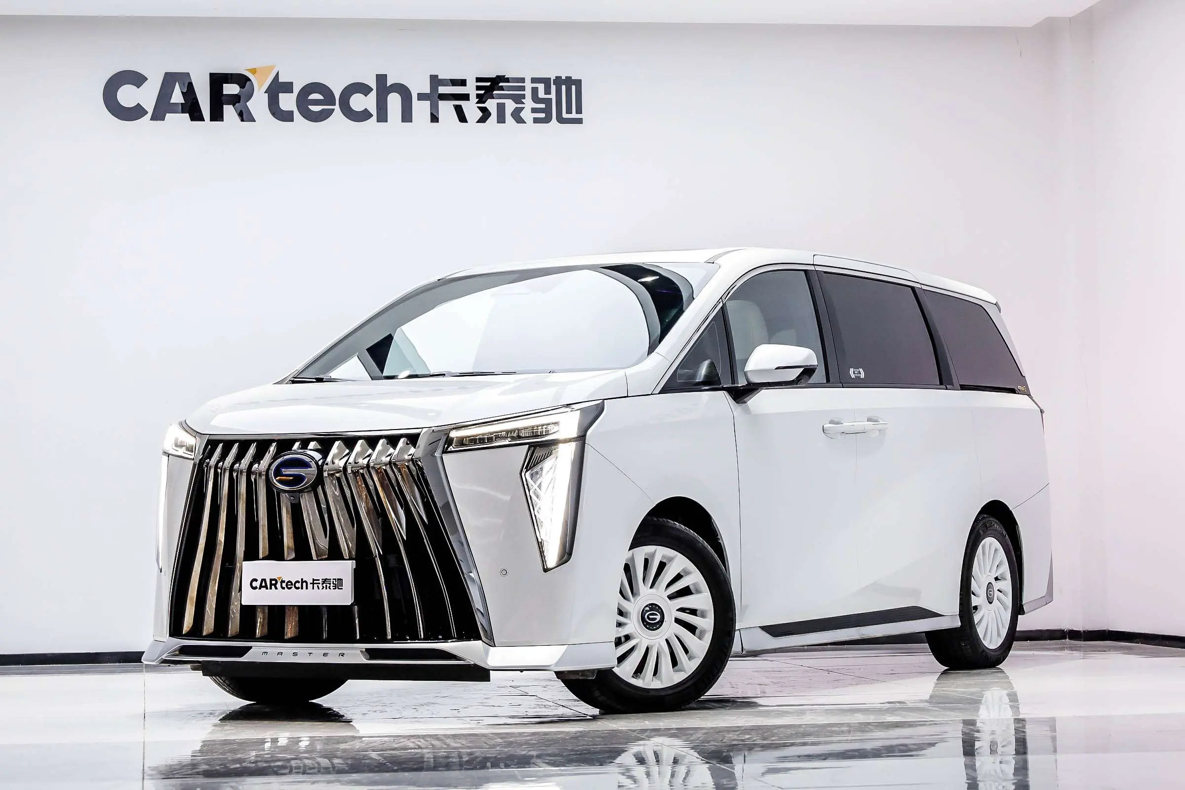 GAC Trumpchi M8  из Китая