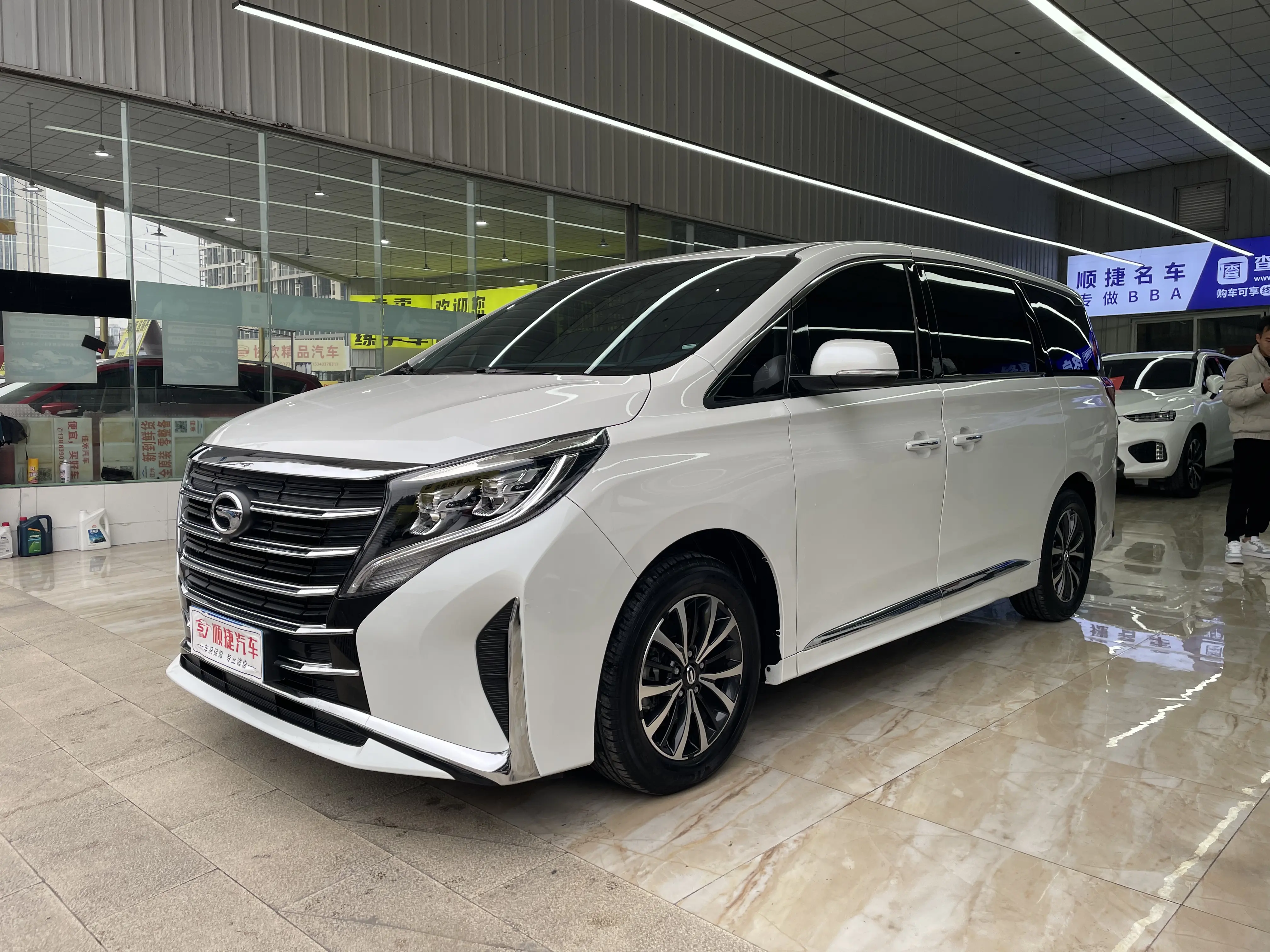 GAC Trumpchi M8  из Китая