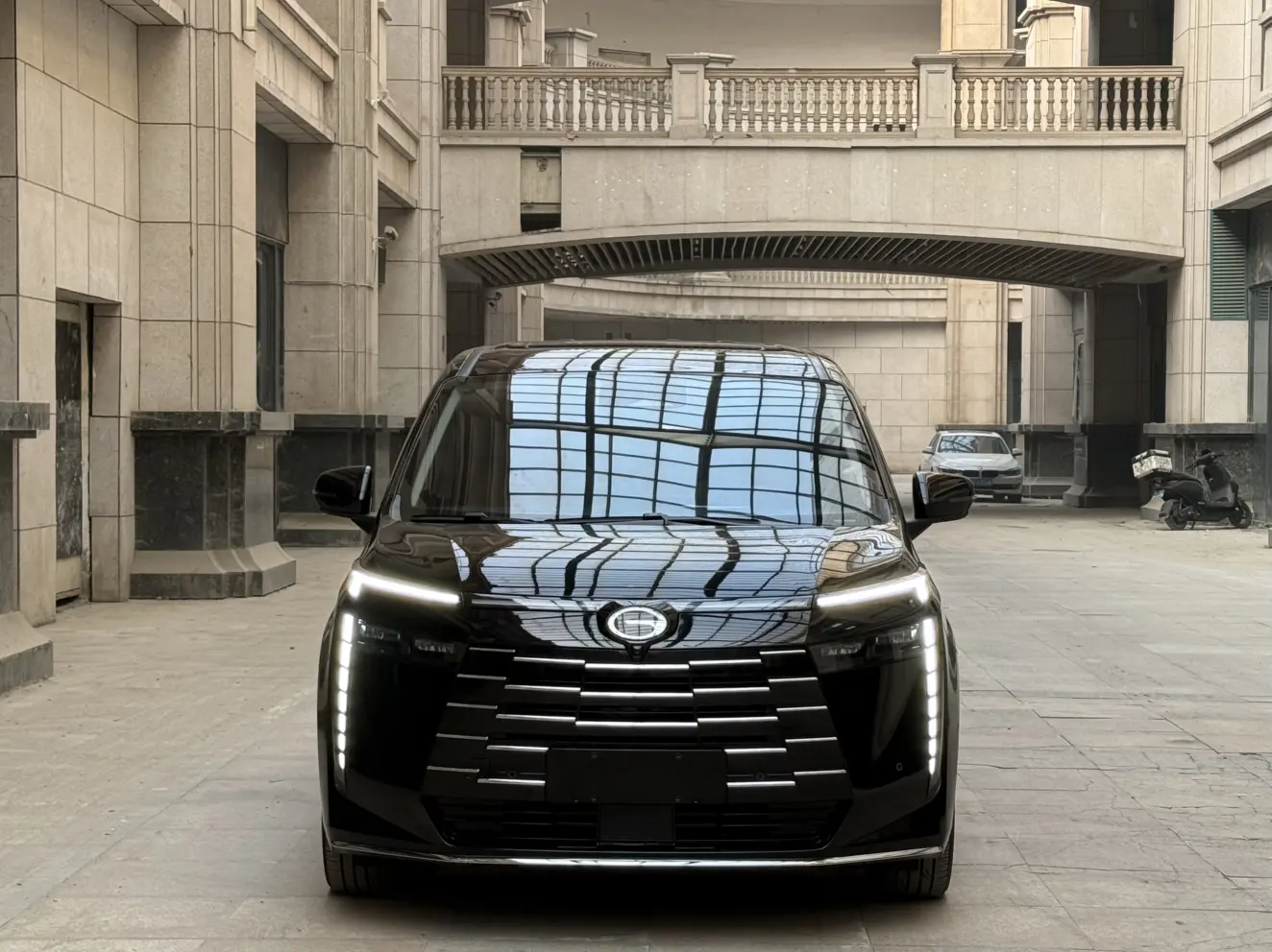 GAC Trumpchi E8 PHEV  из Китая