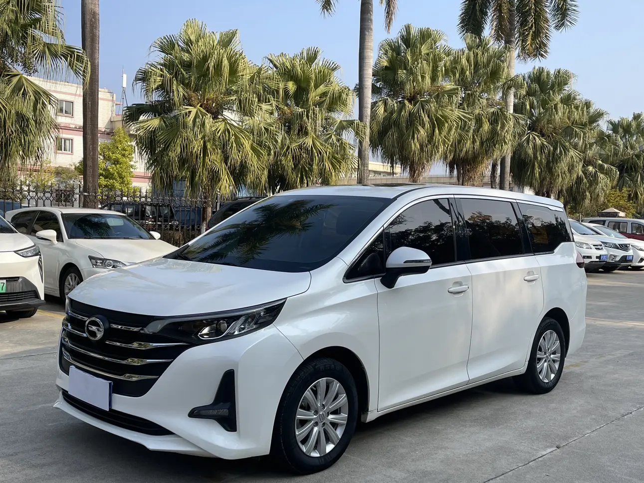 GAC Trumpchi M6  из Китая