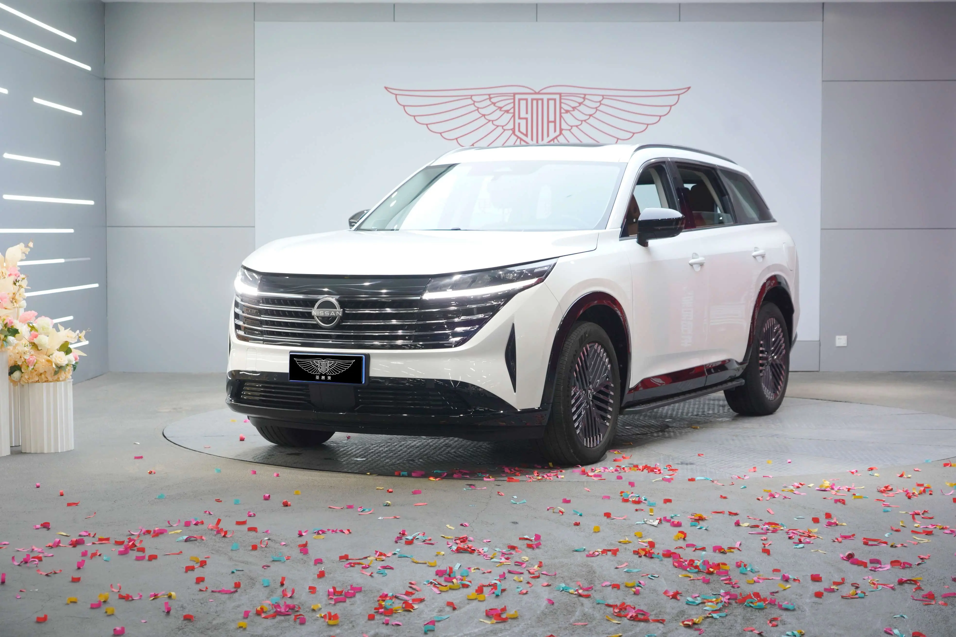 Nissan Explore the land  из Китая