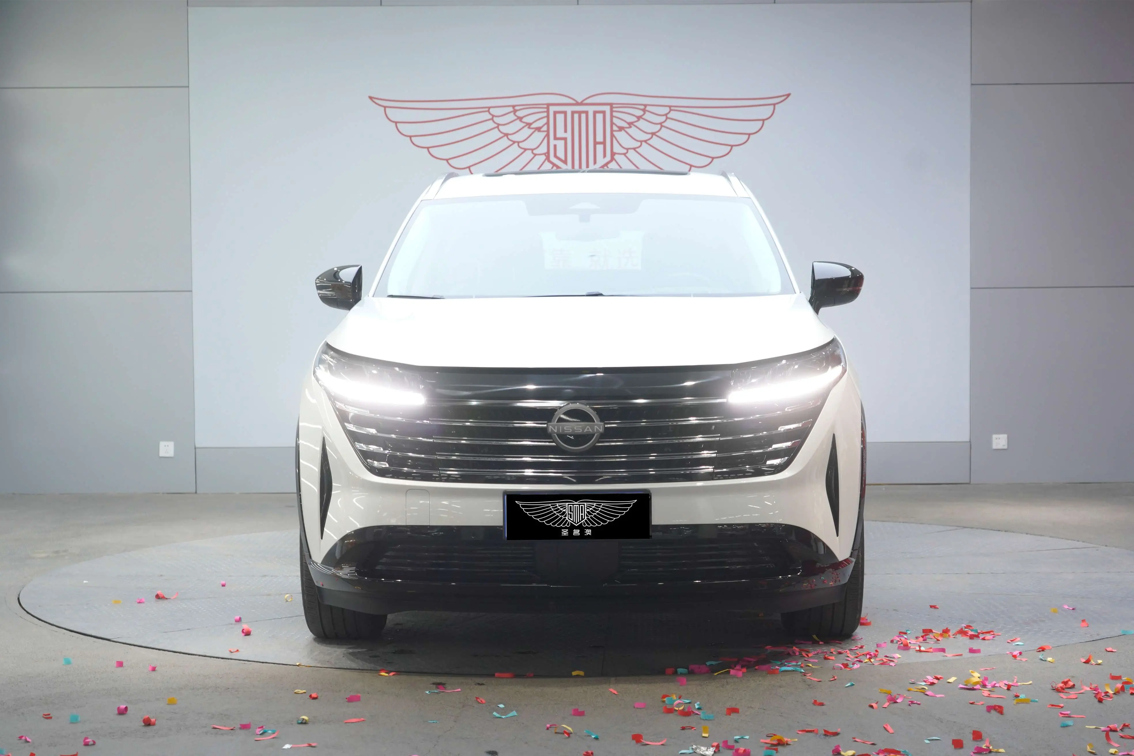 Nissan Explore the land  из Китая