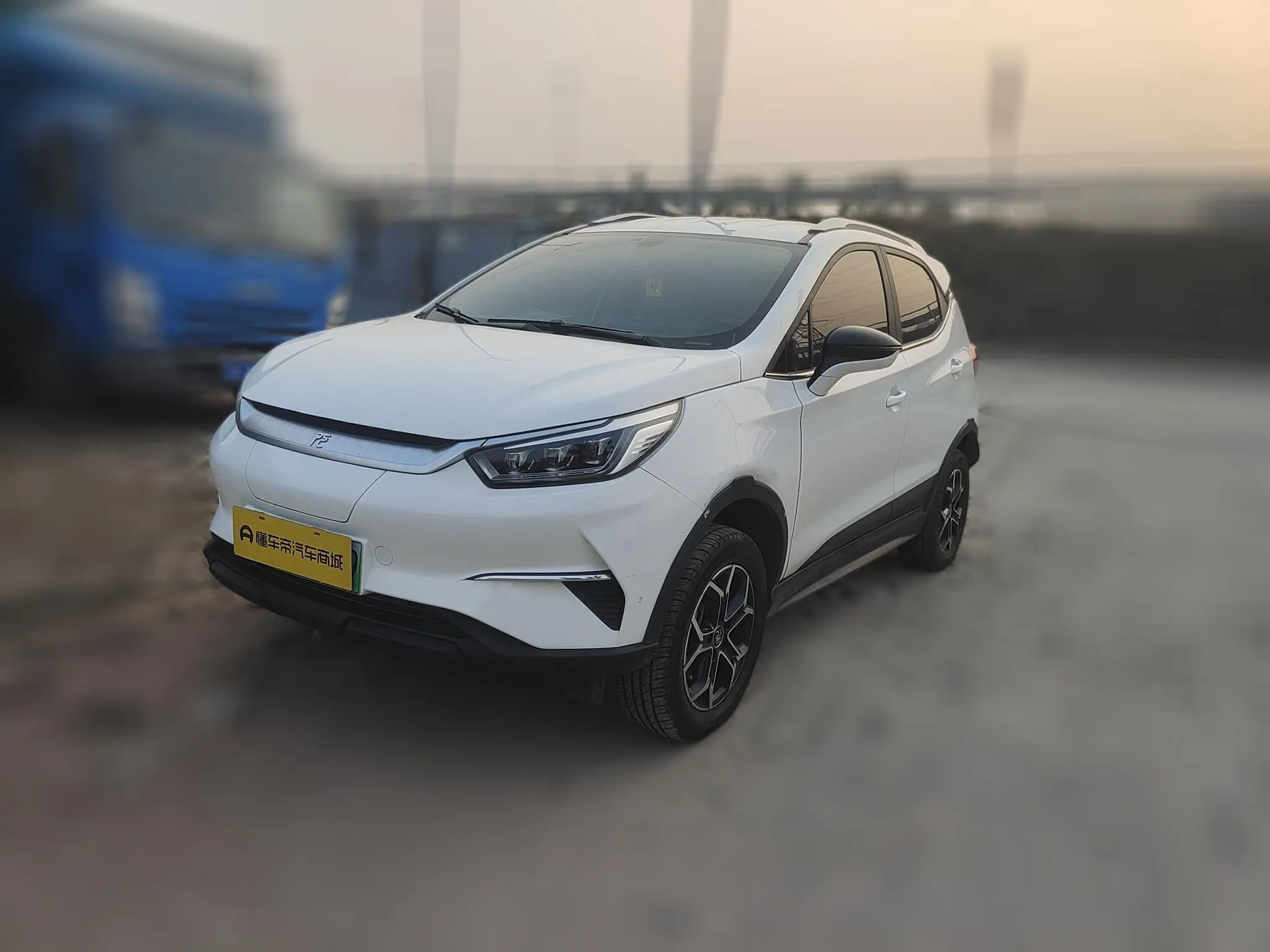 BYD Yuan Pro  из Китая