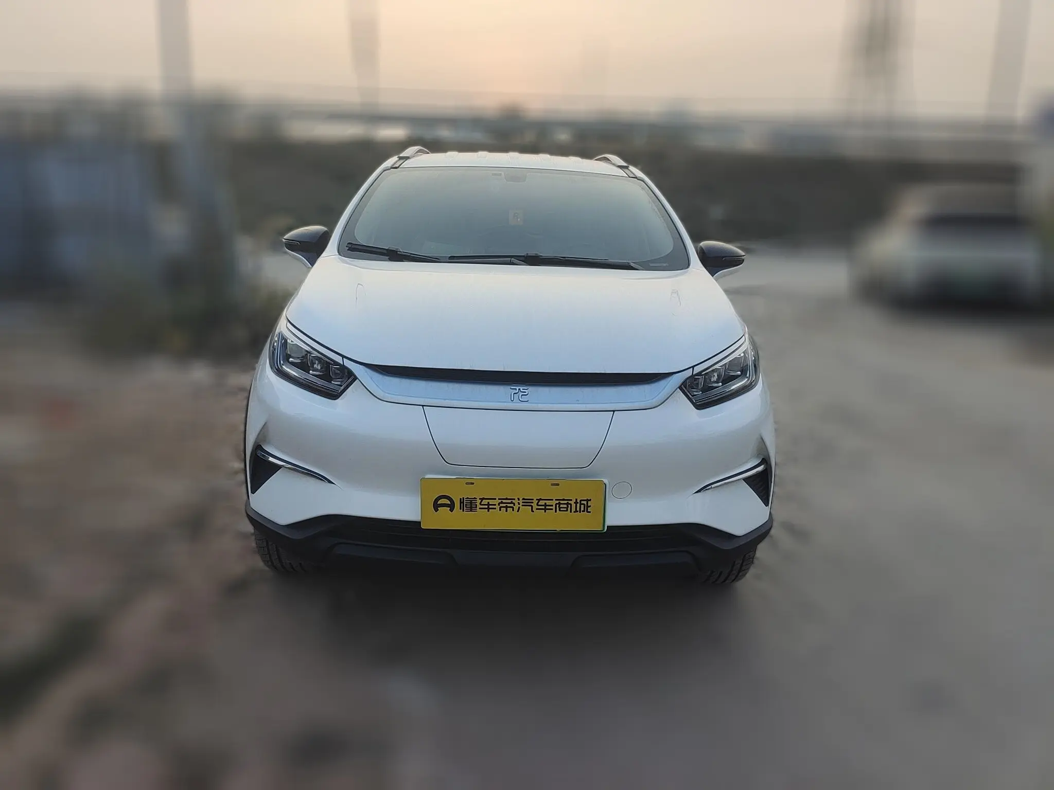 BYD Yuan Pro  из Китая