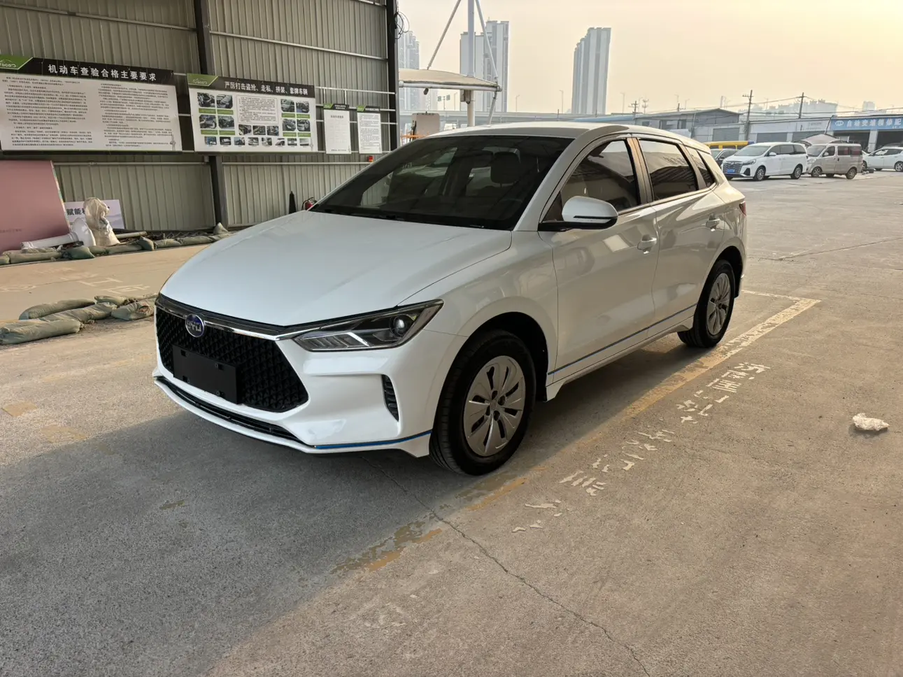 BYD e2  из Китая