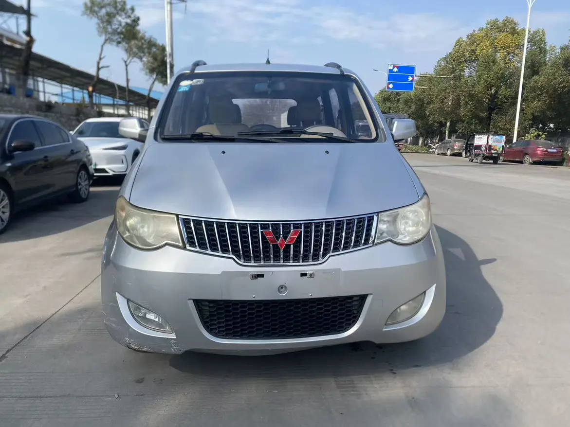 Wuling Hongguang  из Китая