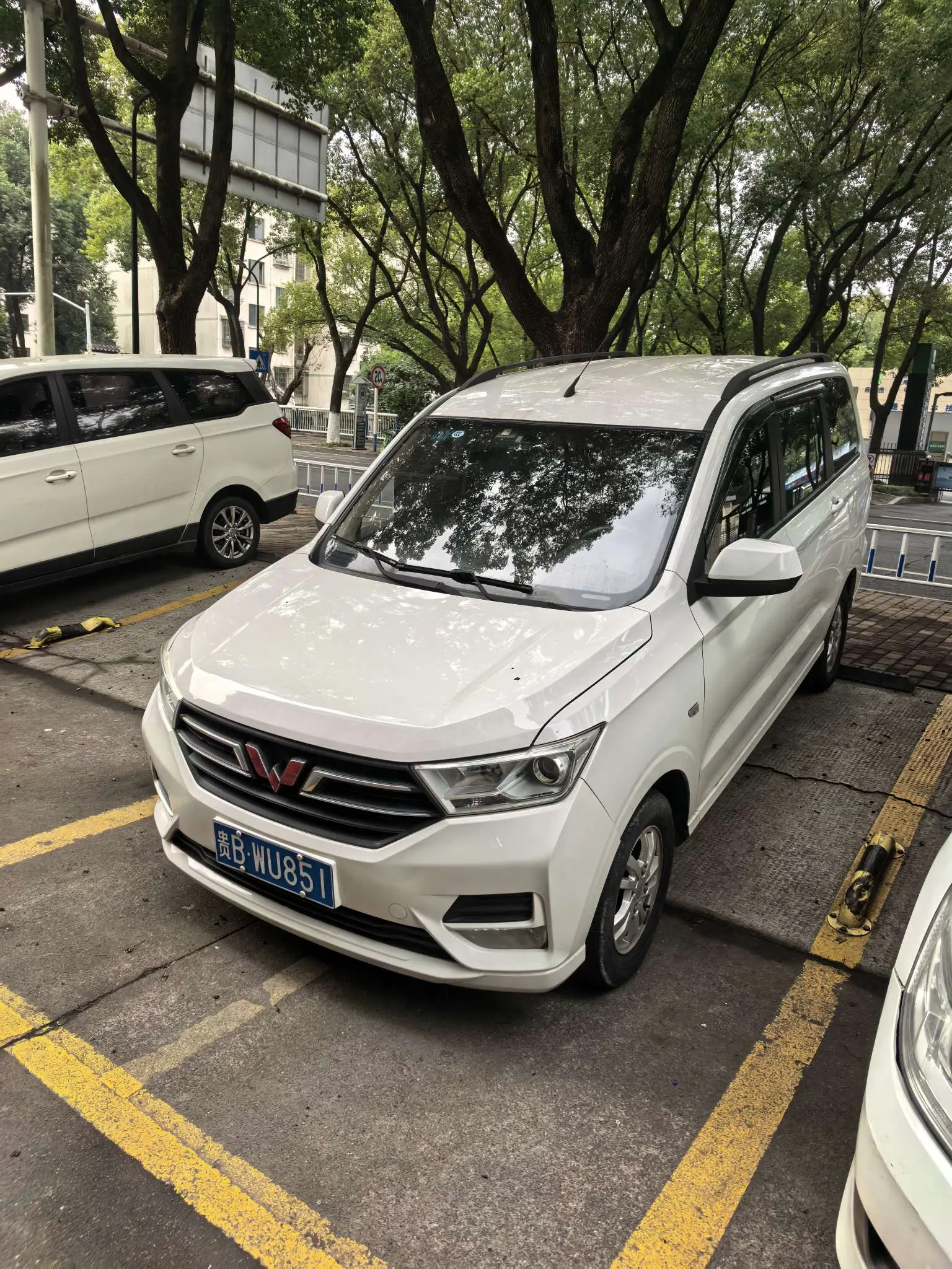 Wuling Hongguang  из Китая