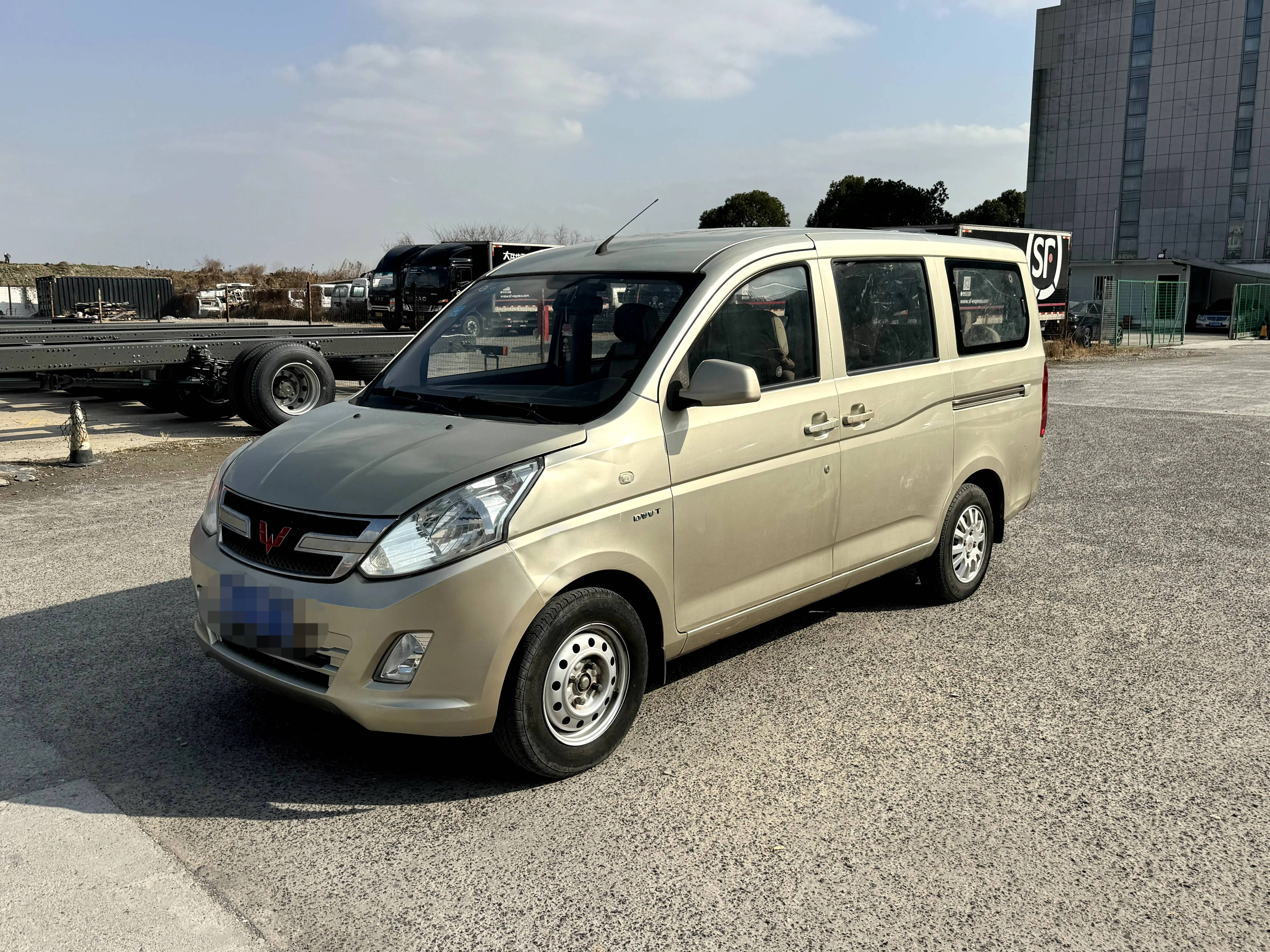 Wuling Rongguang V  из Китая
