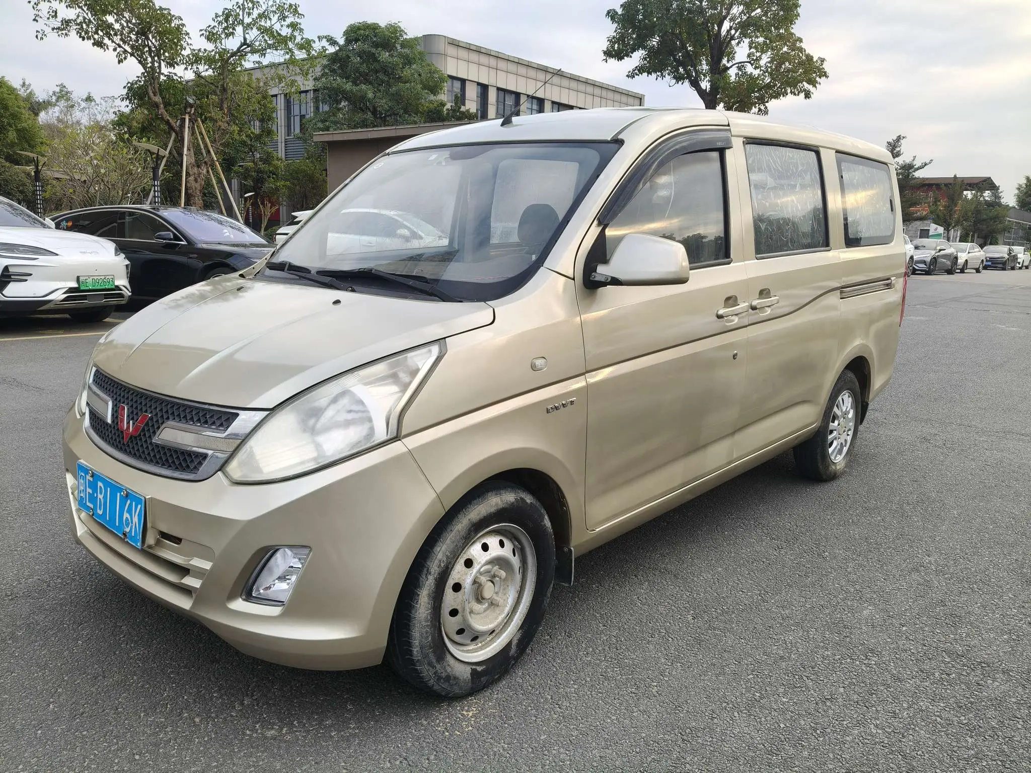 Wuling Rongguang V  из Китая