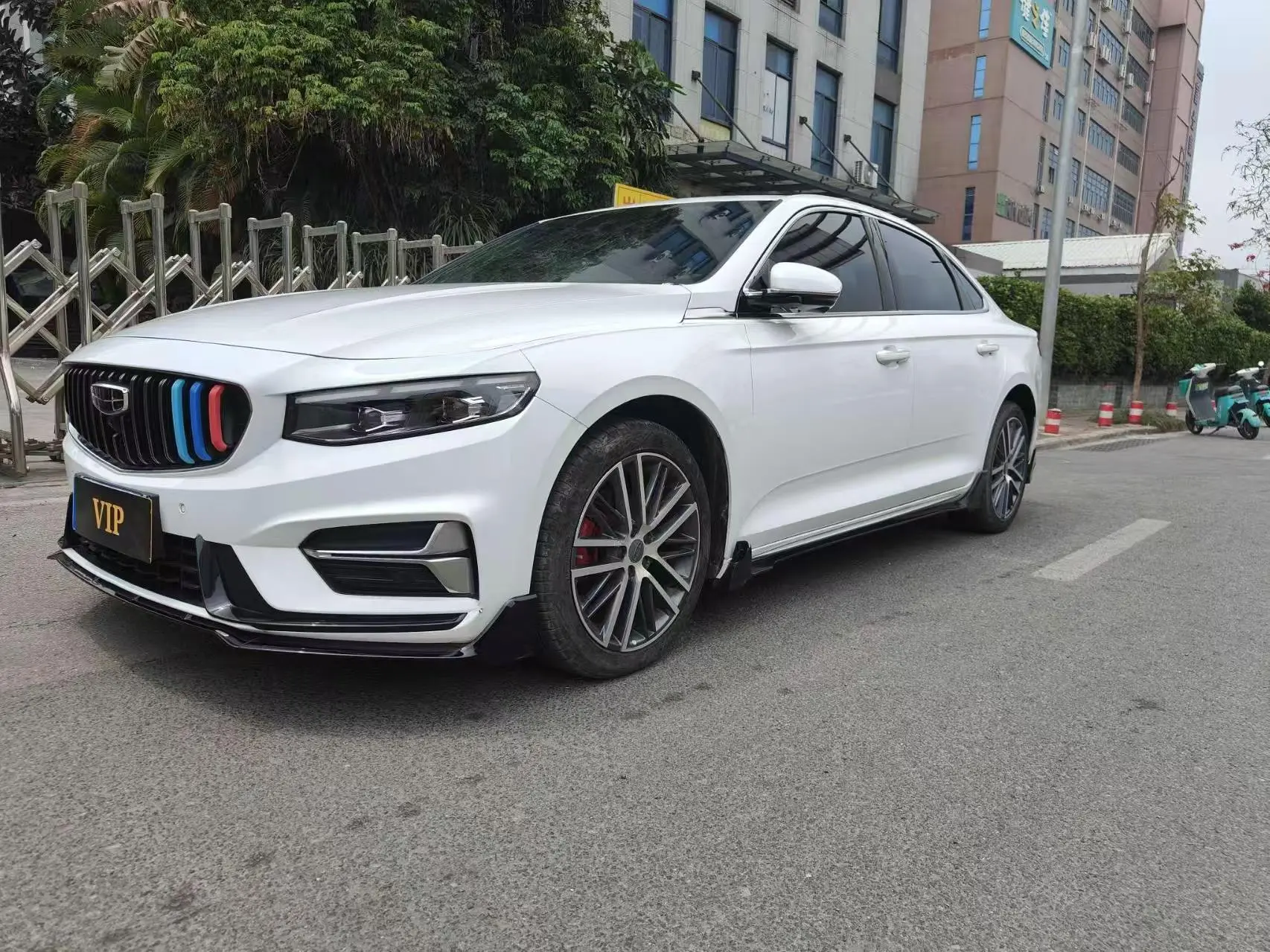 Geely Xing Rui  из Китая