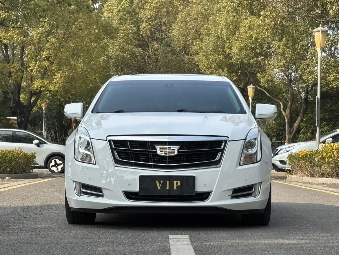 Cadillac XTS  из Китая