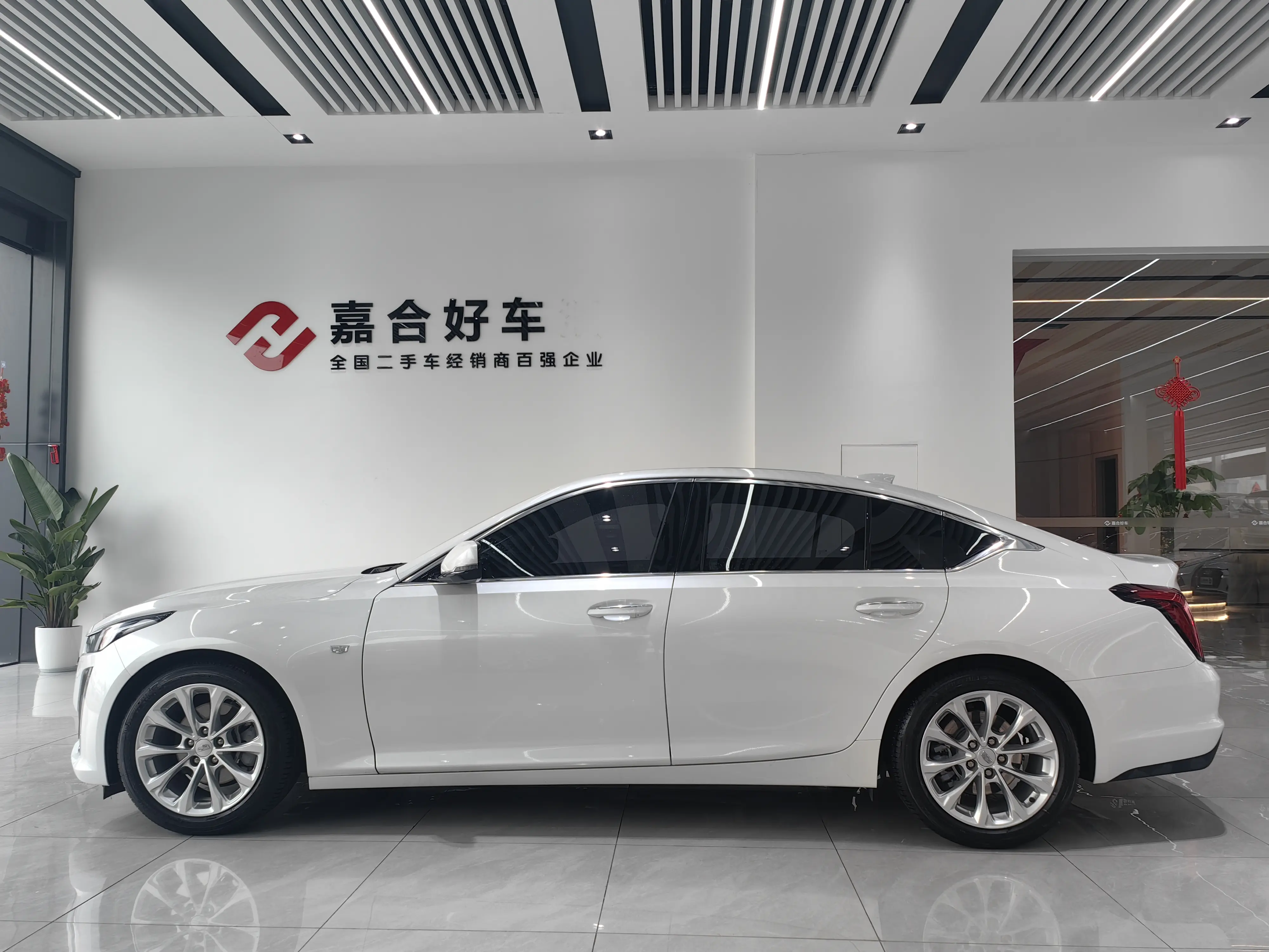 Cadillac CT5  из Китая