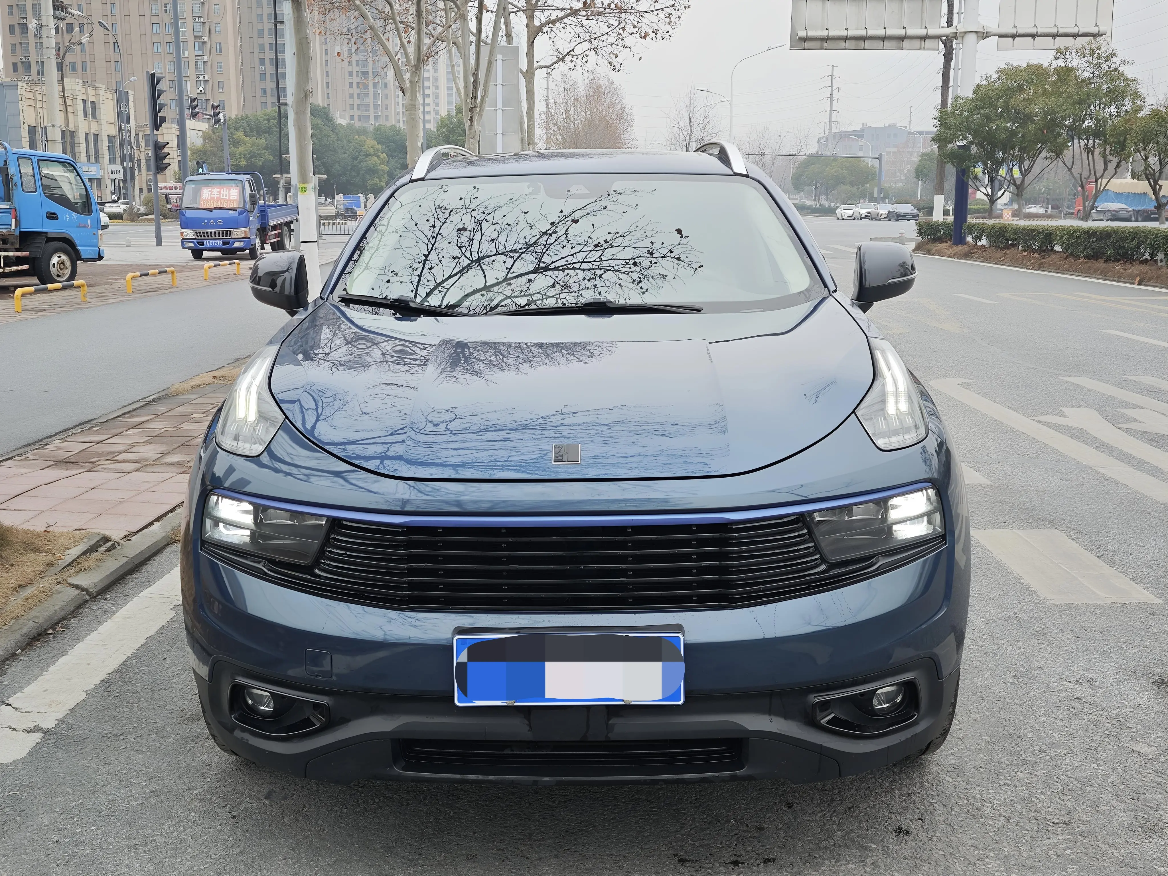 Lynk & Co 01  из Китая