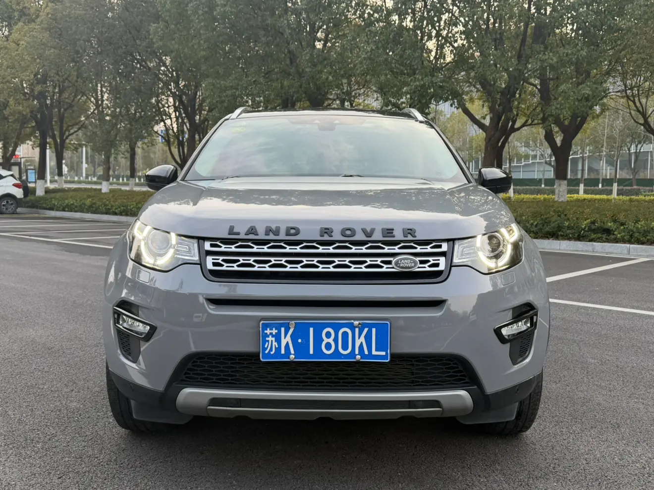 Land Rover Discover the magic  из Китая