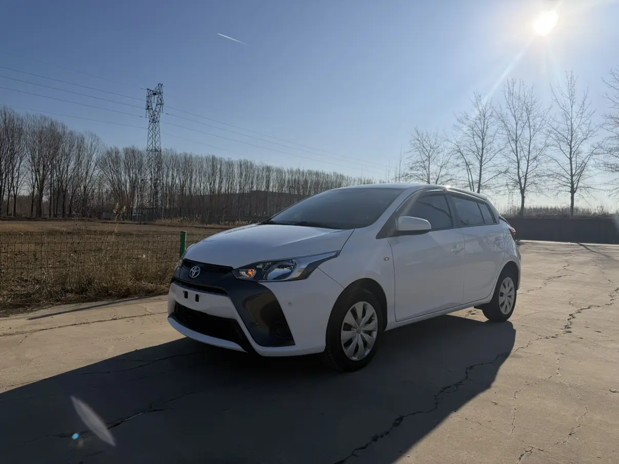 Toyota Yaris L  из Китая