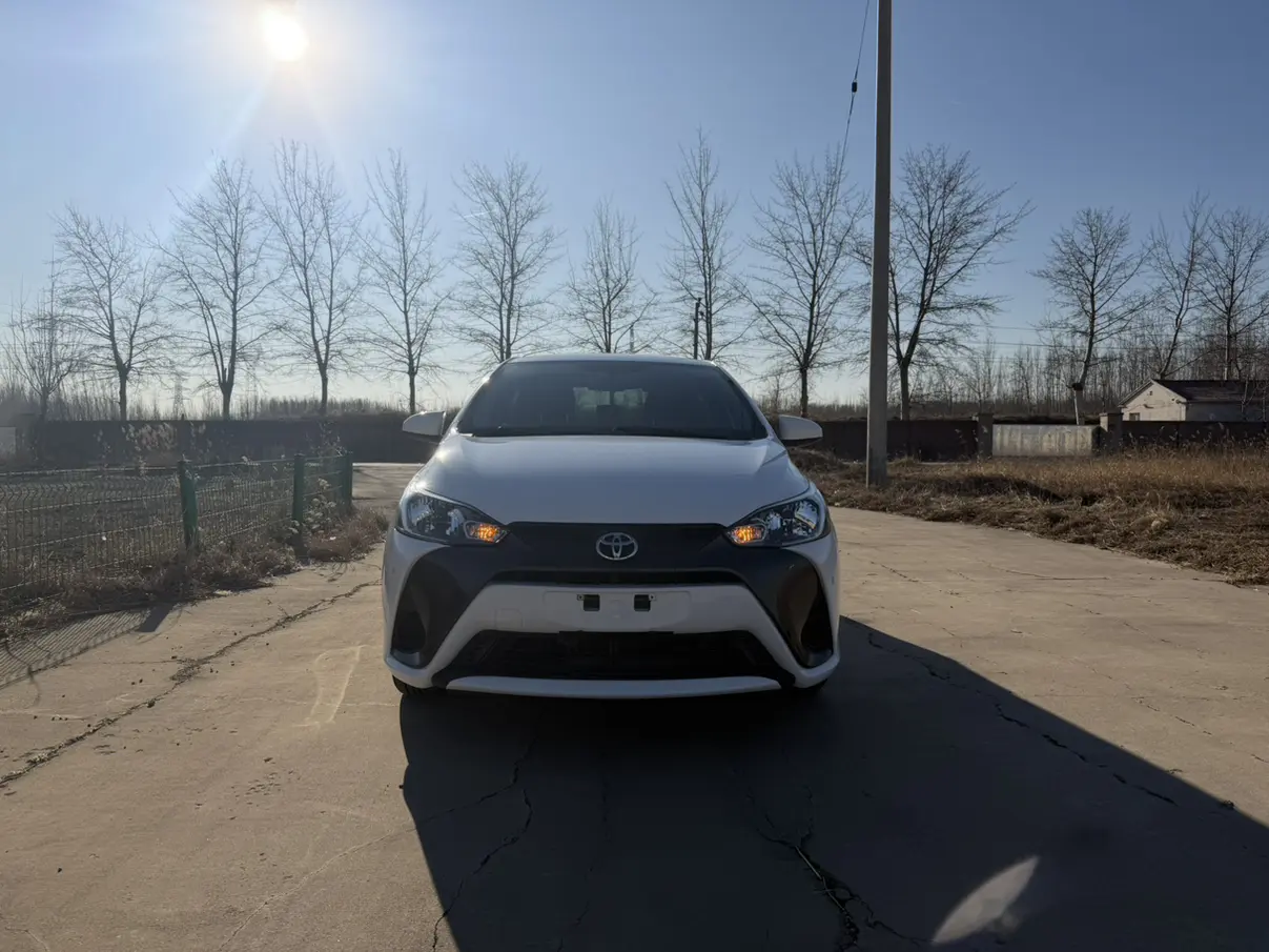 Toyota Yaris L  из Китая