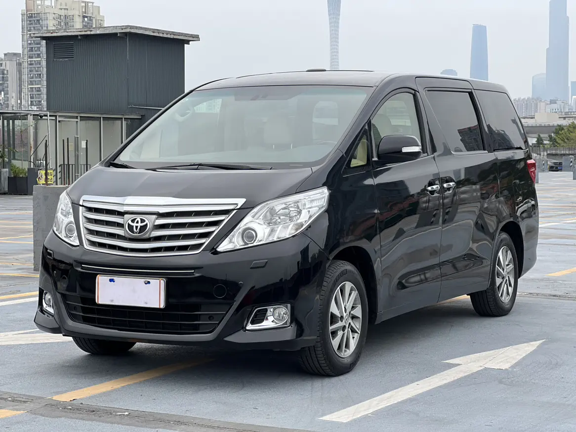 Toyota Alphard (Elfa)  из Китая