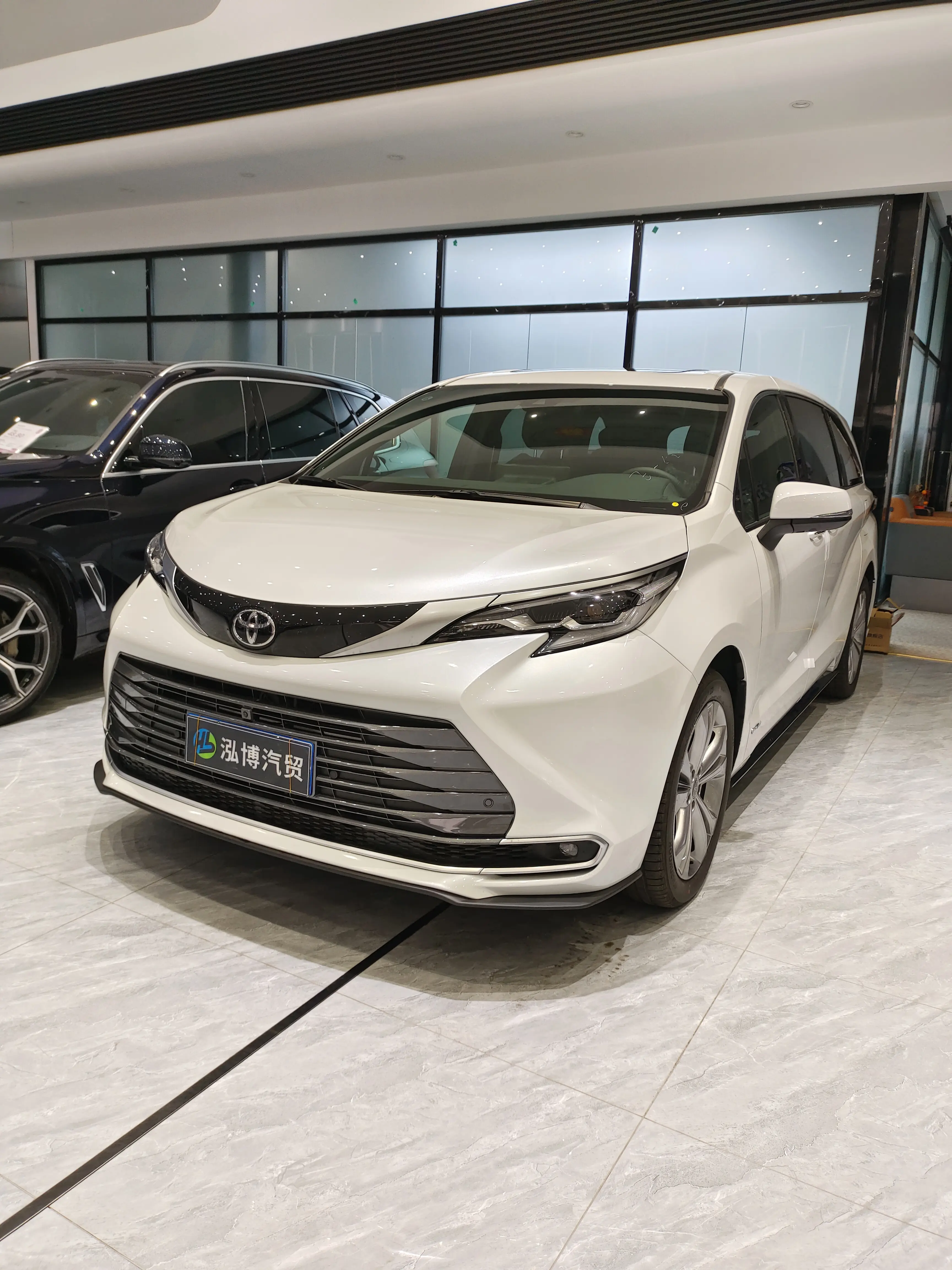 Toyota Sienna  из Китая