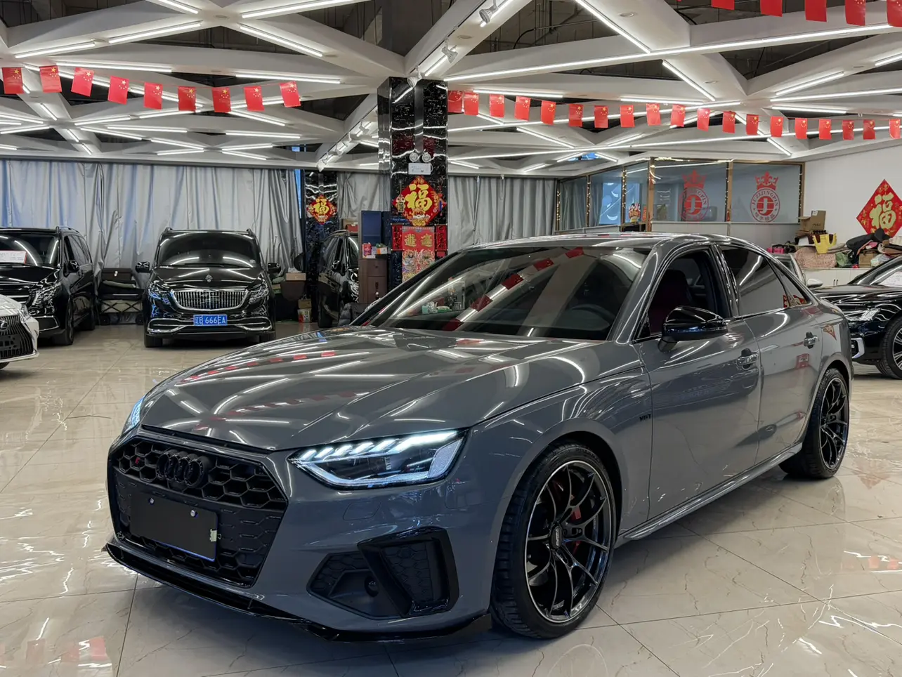 Audi S4  из Китая