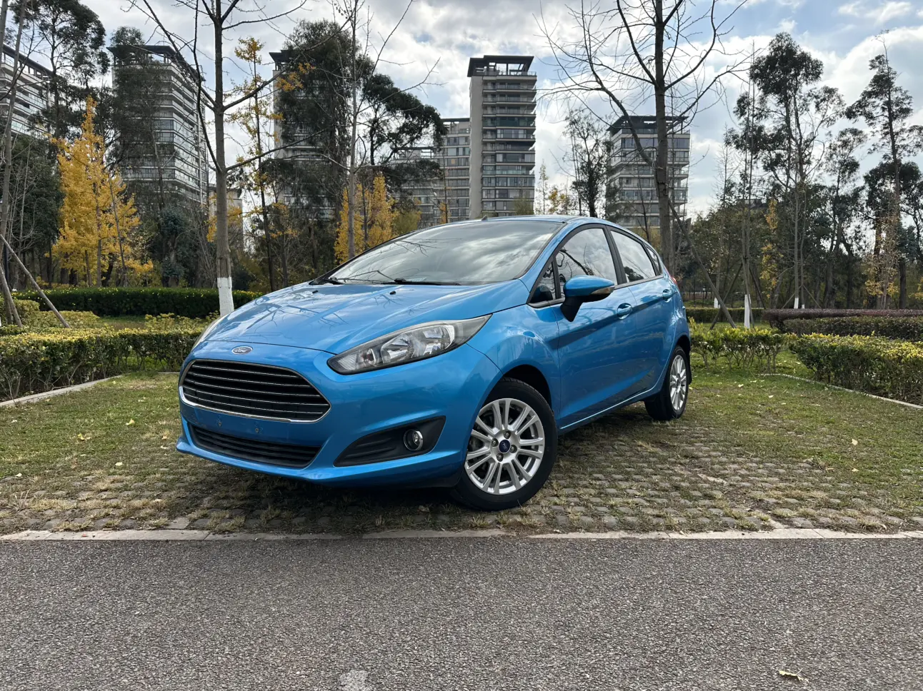 Ford Carnival  из Китая