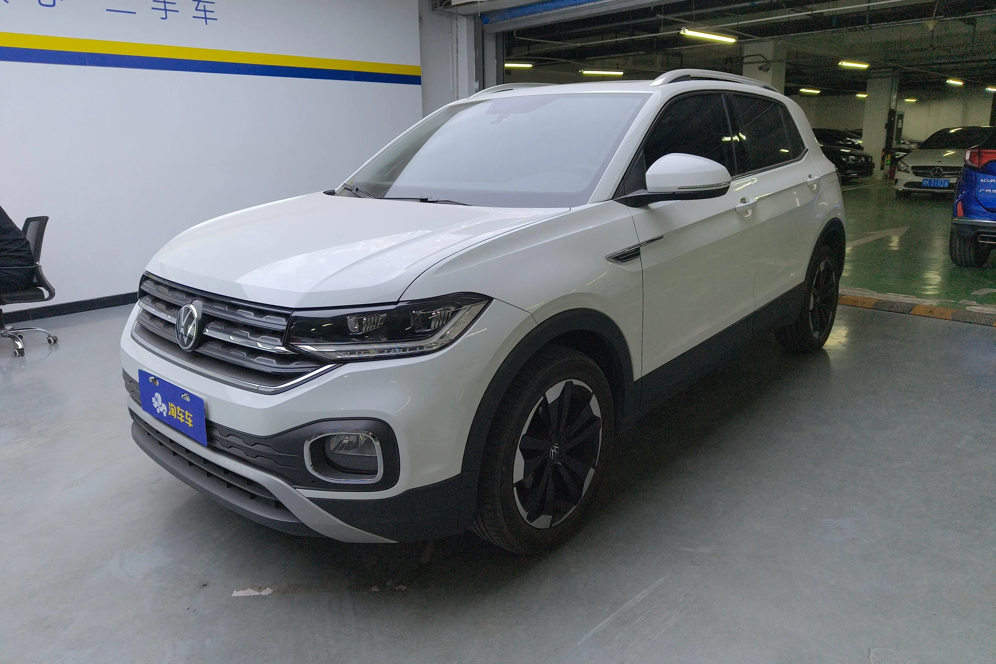 Volkswagen Explore the shadows  из Китая