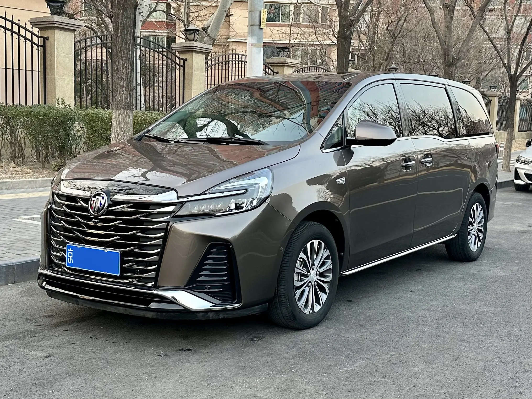 Buick GL8  из Китая