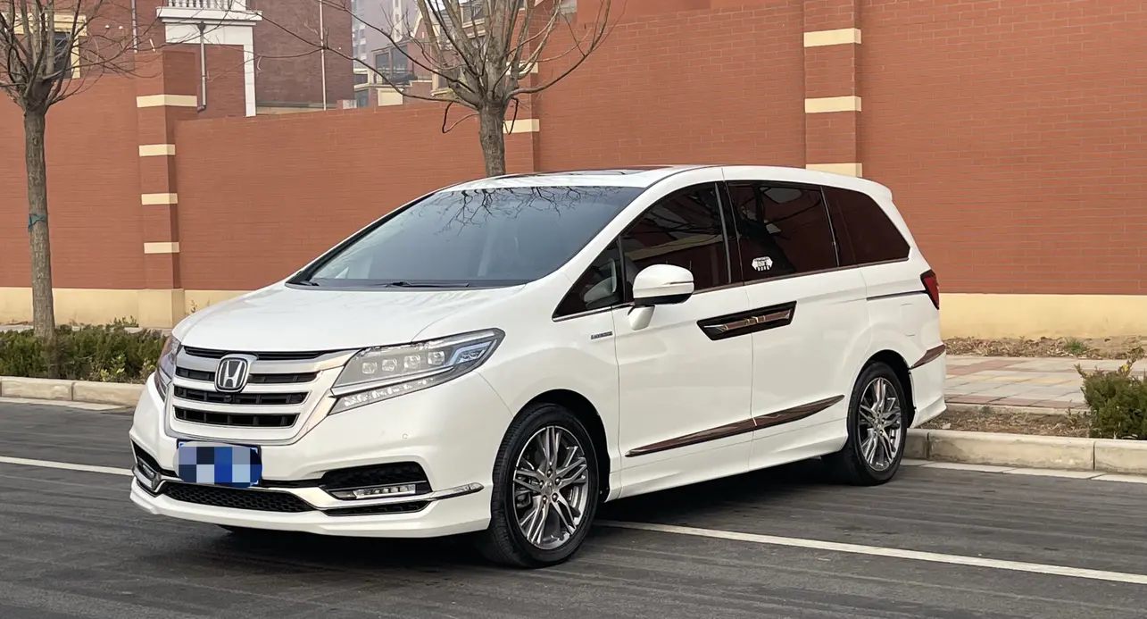 Honda Elysion (Alison)  из Китая