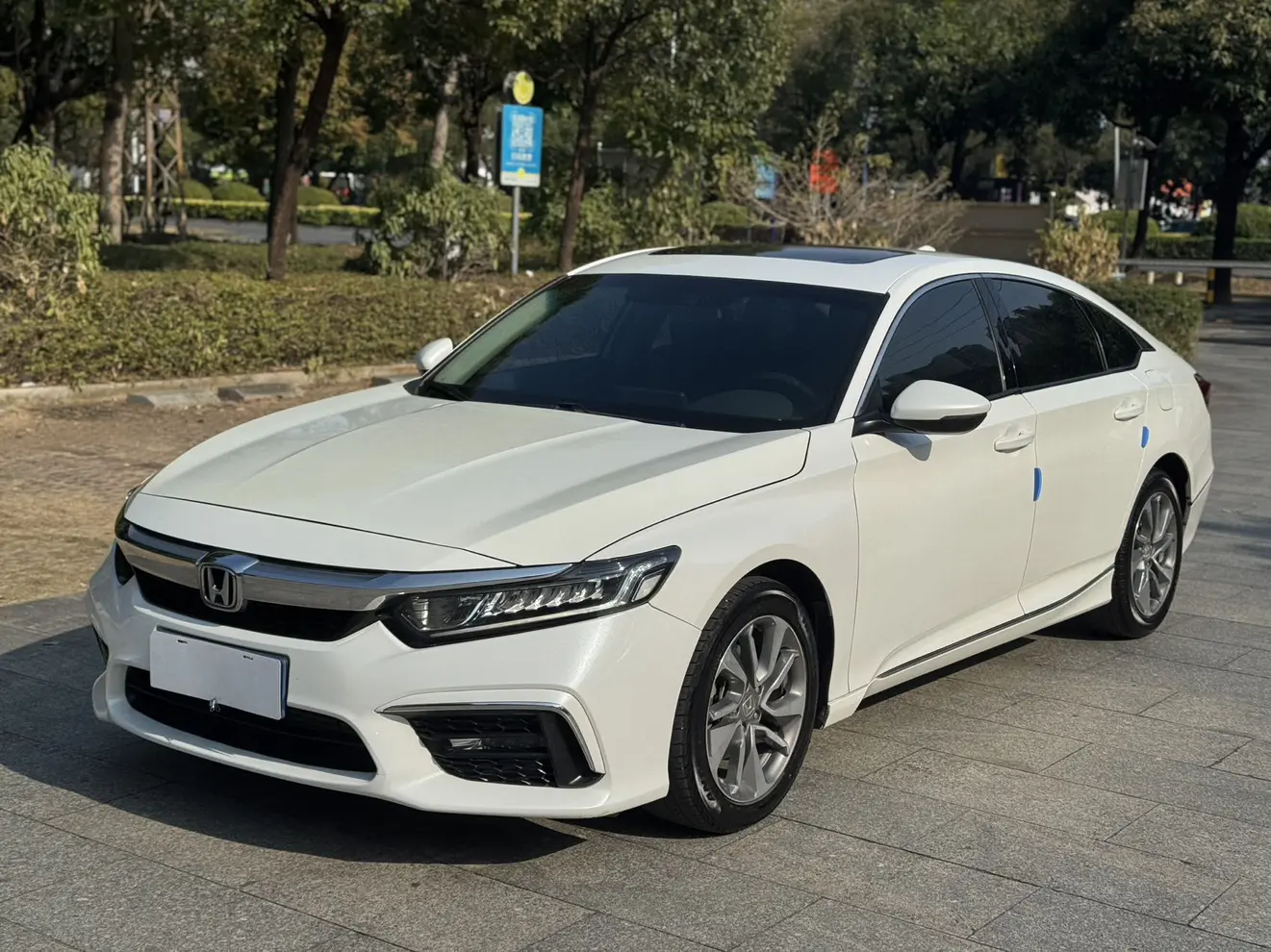 Honda Inspire (Yingshipai)  из Китая