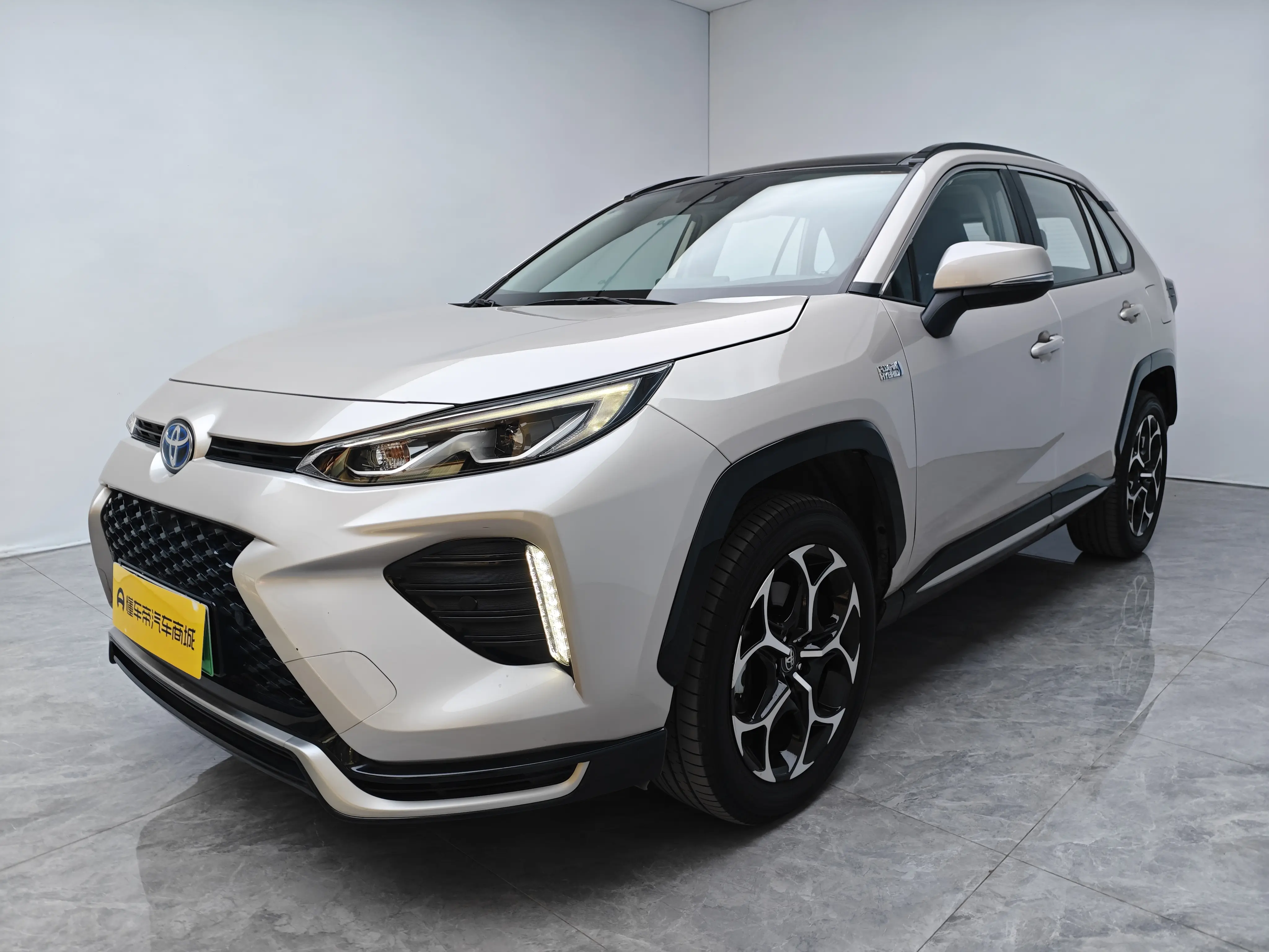 Toyota Wildlander PHEV  из Китая