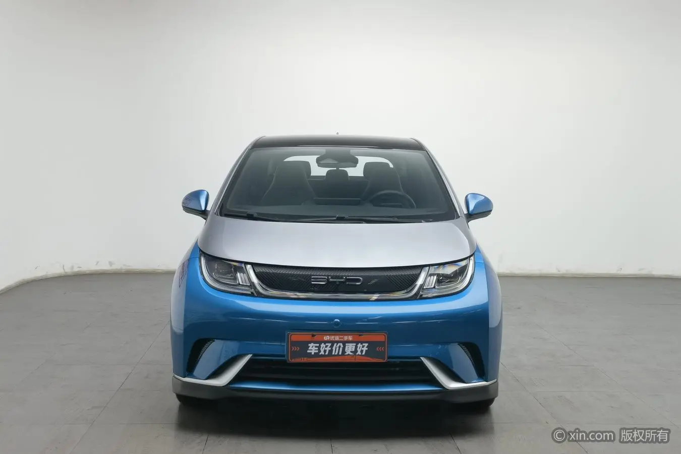 BYD Dolphin  из Китая