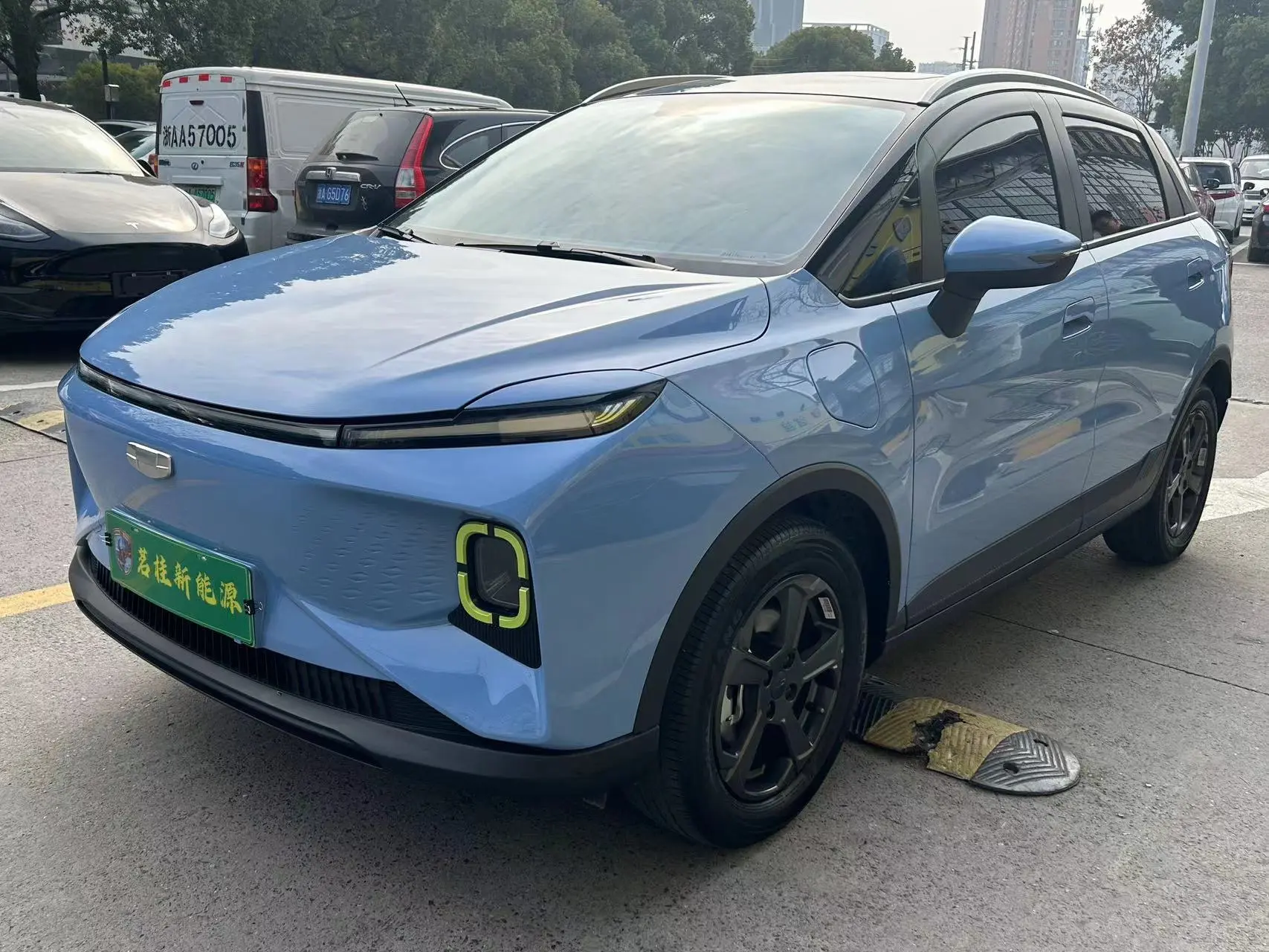 Geely Geometry E Firefly  из Китая