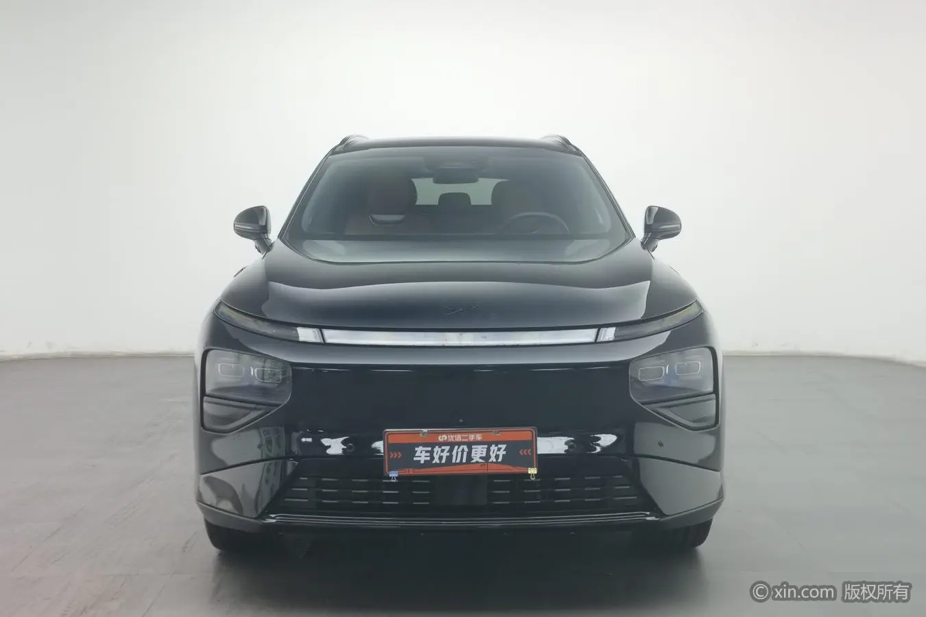 Xpeng G9  из Китая