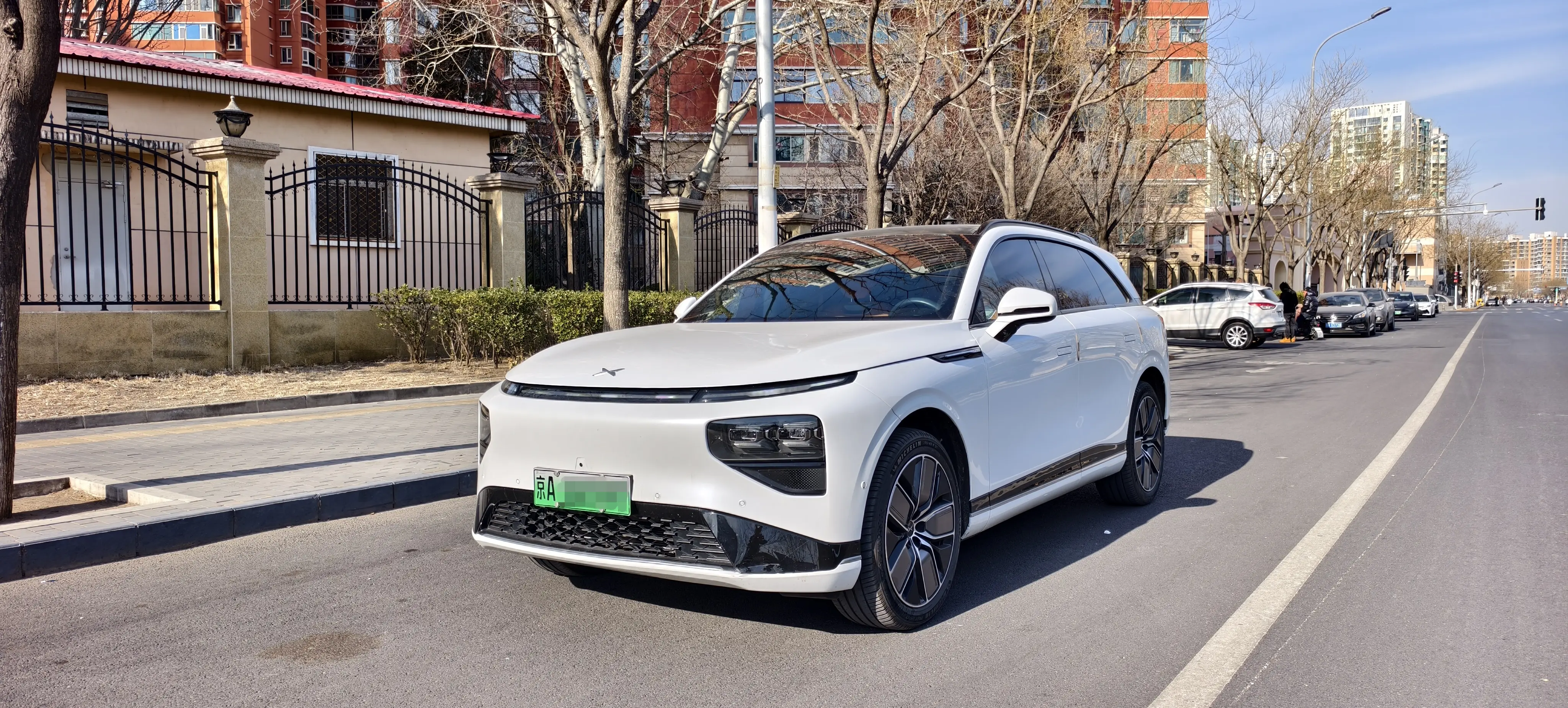 Xpeng G9  из Китая