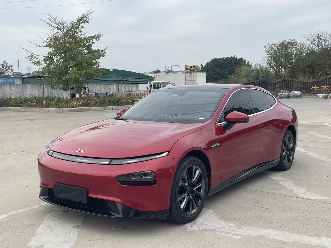 Xpeng P7  из Китая