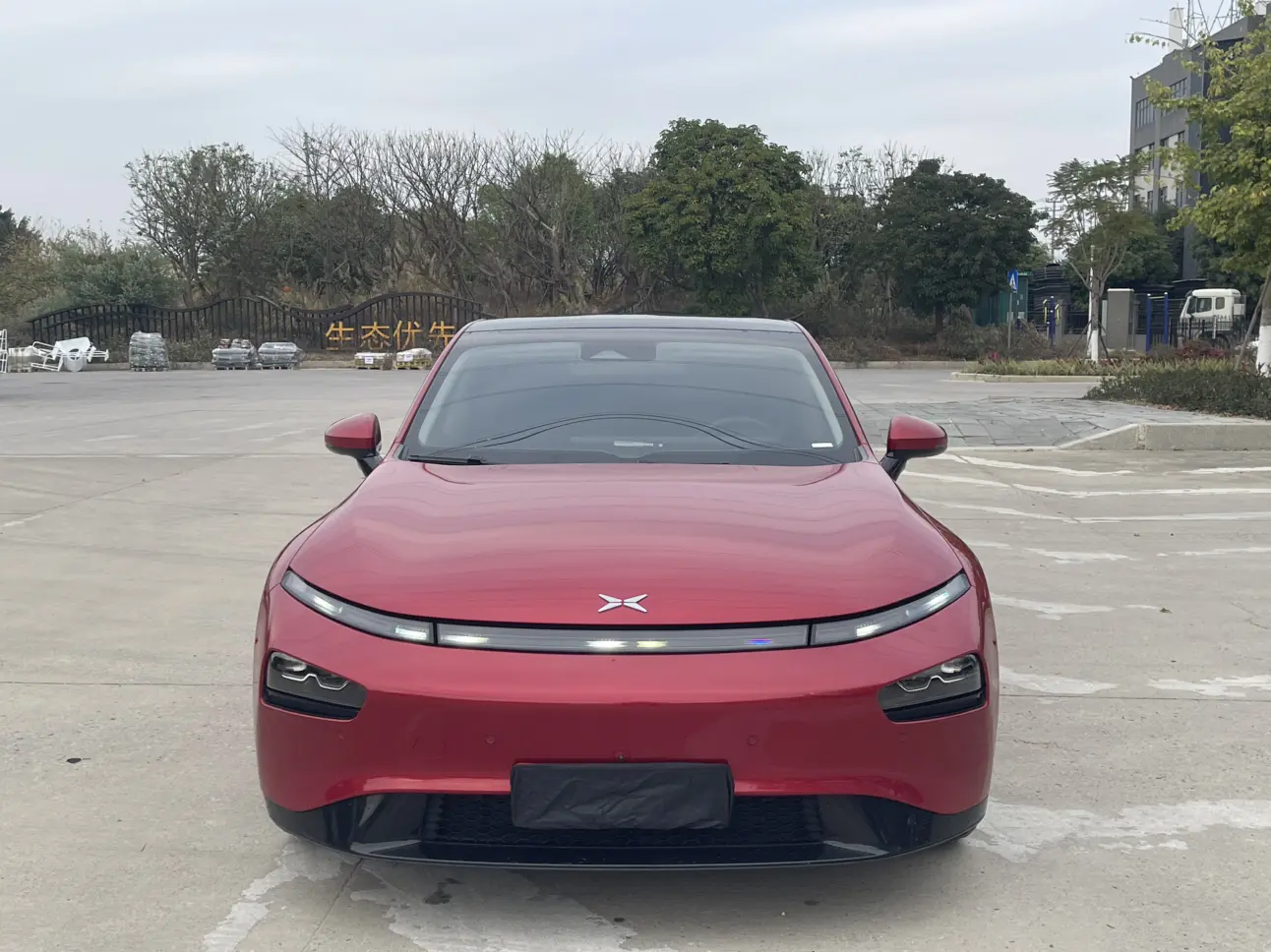 Xpeng P7  из Китая