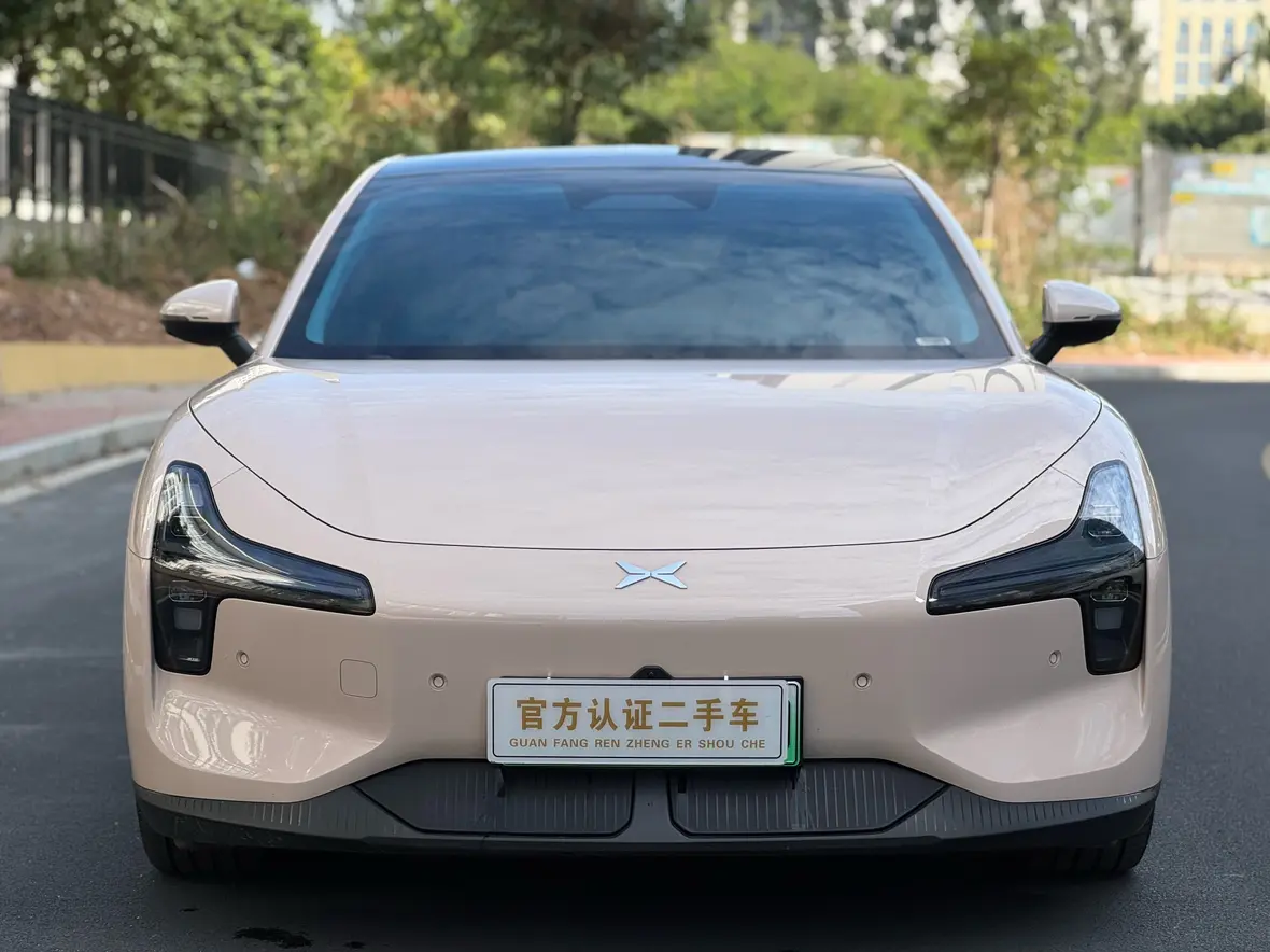 Xpeng Xiaopeng MONA M03  из Китая