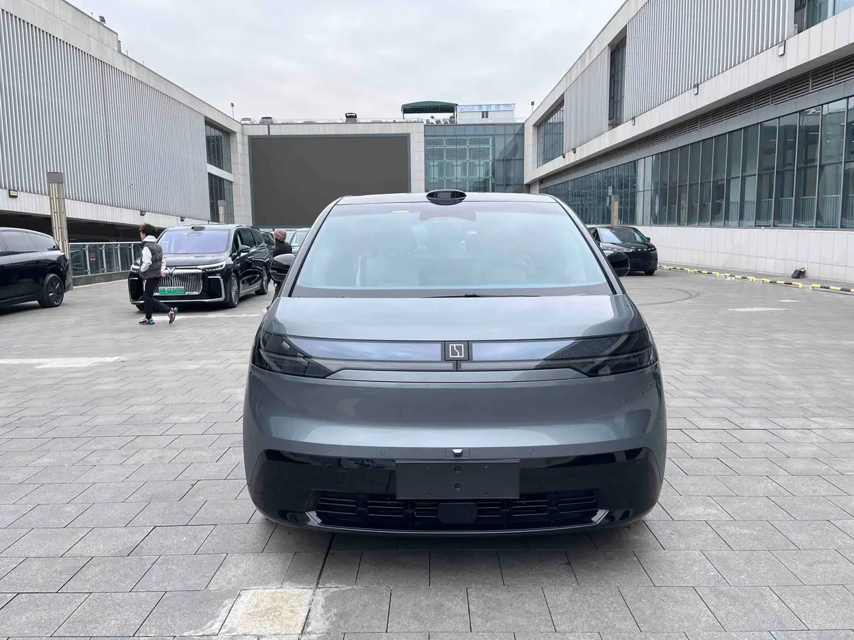 ZEEKR MIX  из Китая