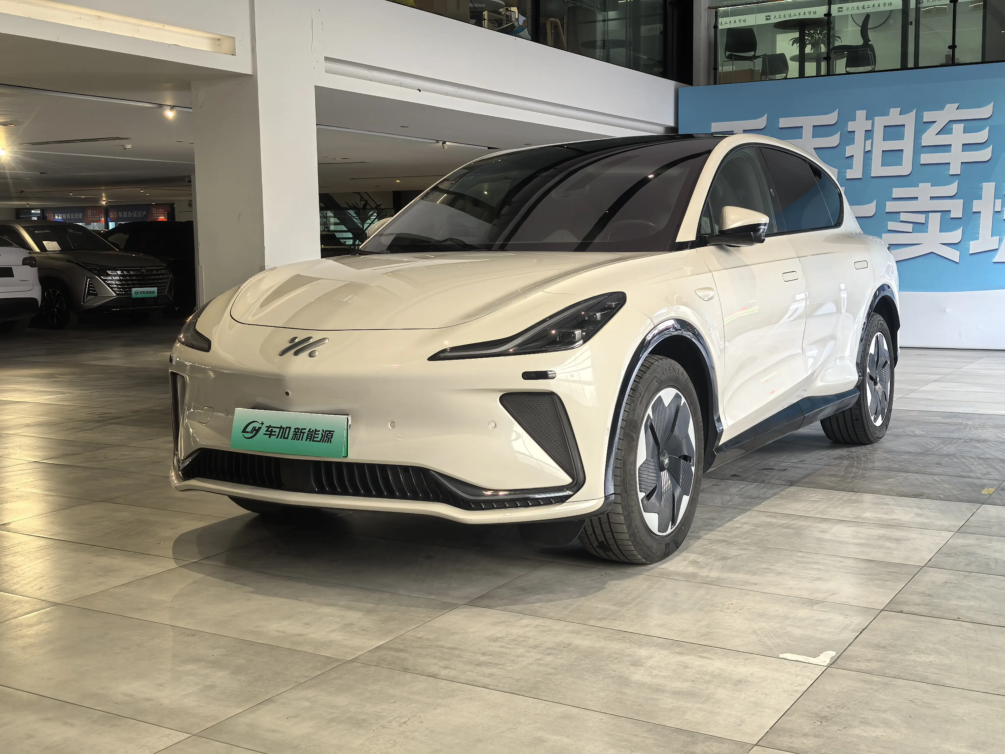 Zhiji LS7  из Китая