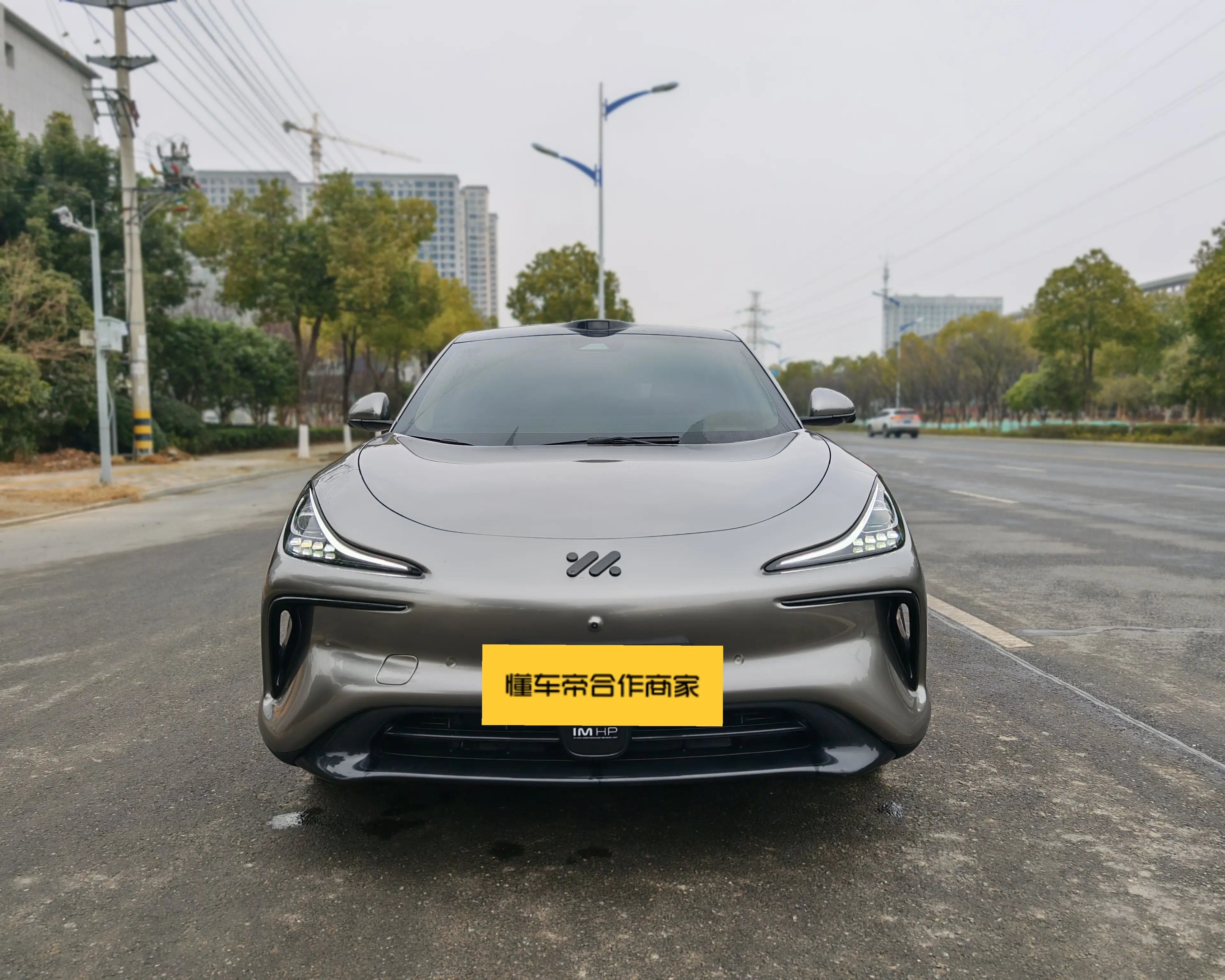 Zhiji LS6  из Китая