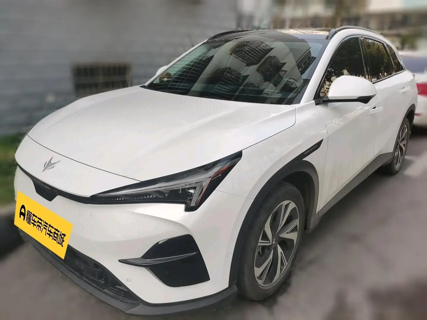 ARCFOX Extreme Fox JiFox Alpha T5  из Китая