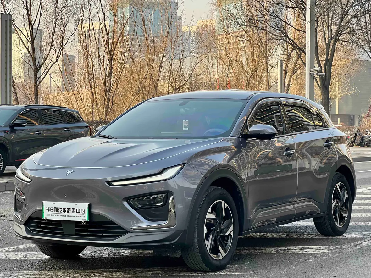 NETA NezhaX  из Китая