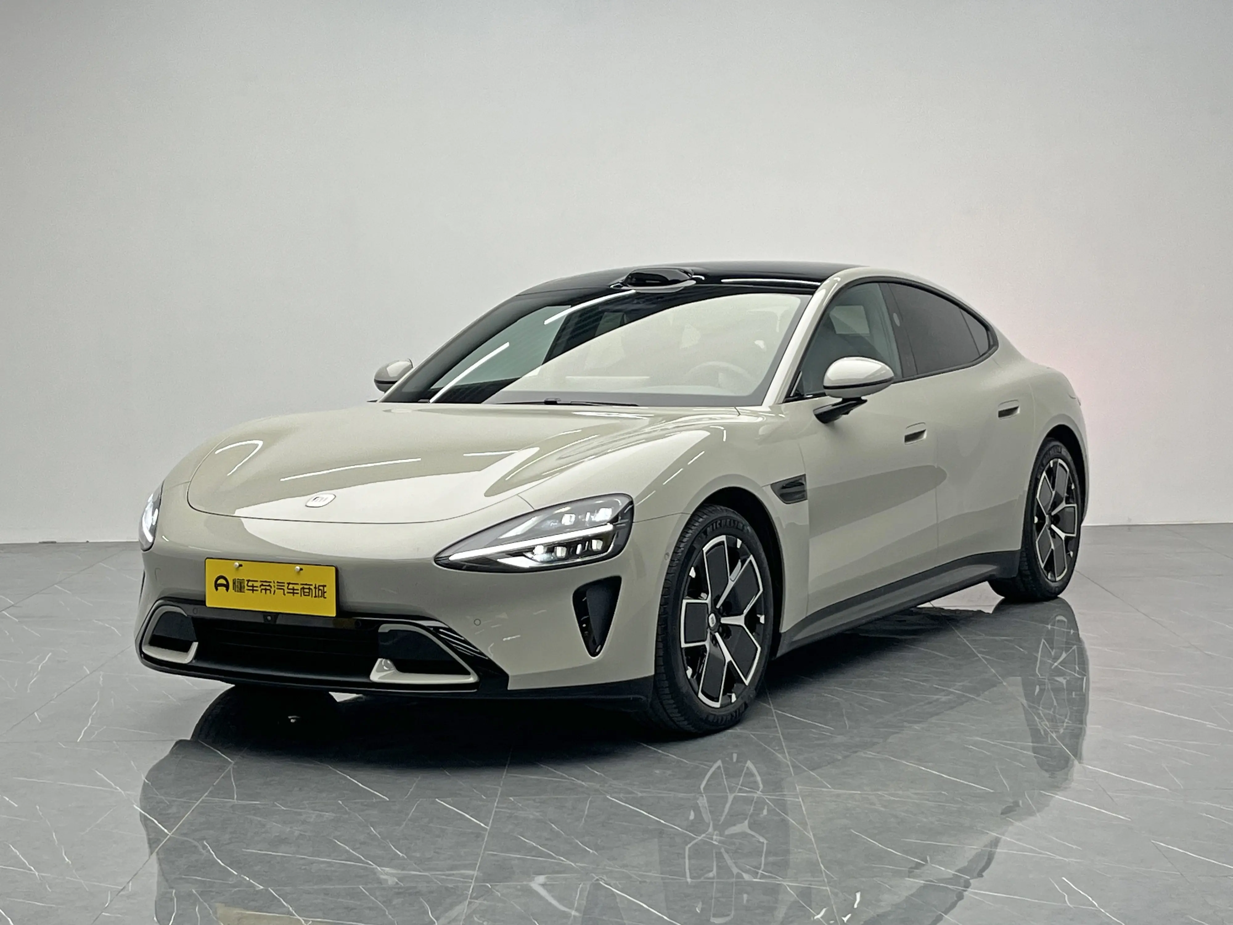 Xiaomi car Xiaomi SU7  из Китая