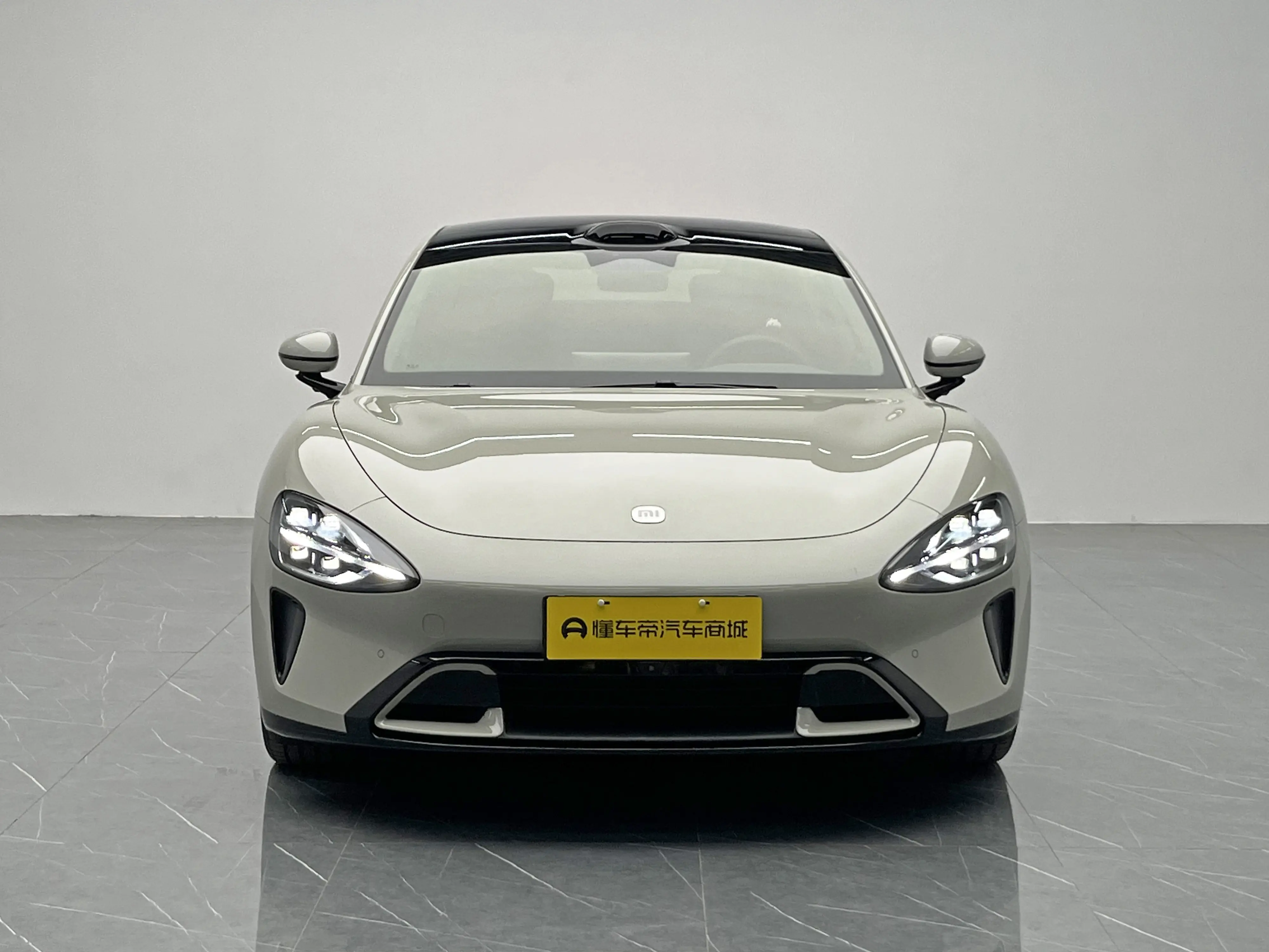 Xiaomi car Xiaomi SU7  из Китая