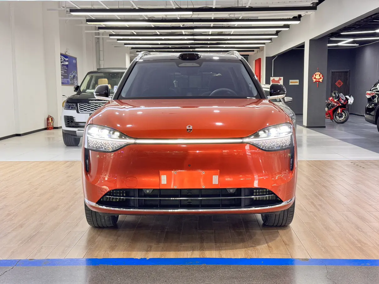 AITO M9 (Wenjie M9)  из Китая