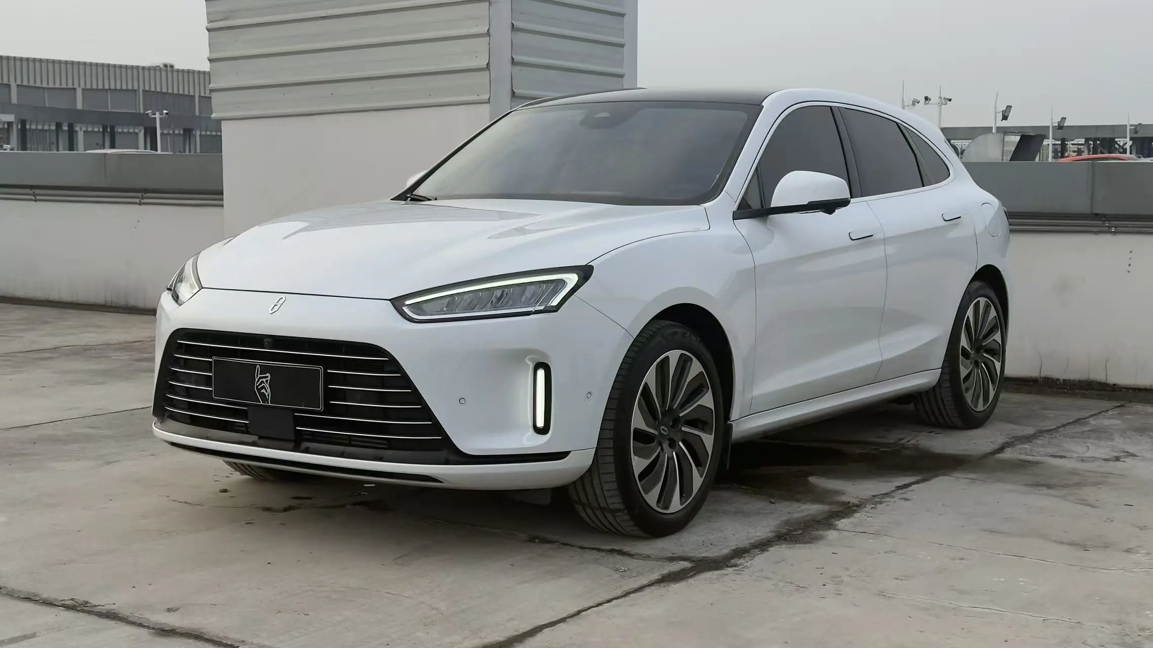 AITO M5 (Wenjie M5)  из Китая